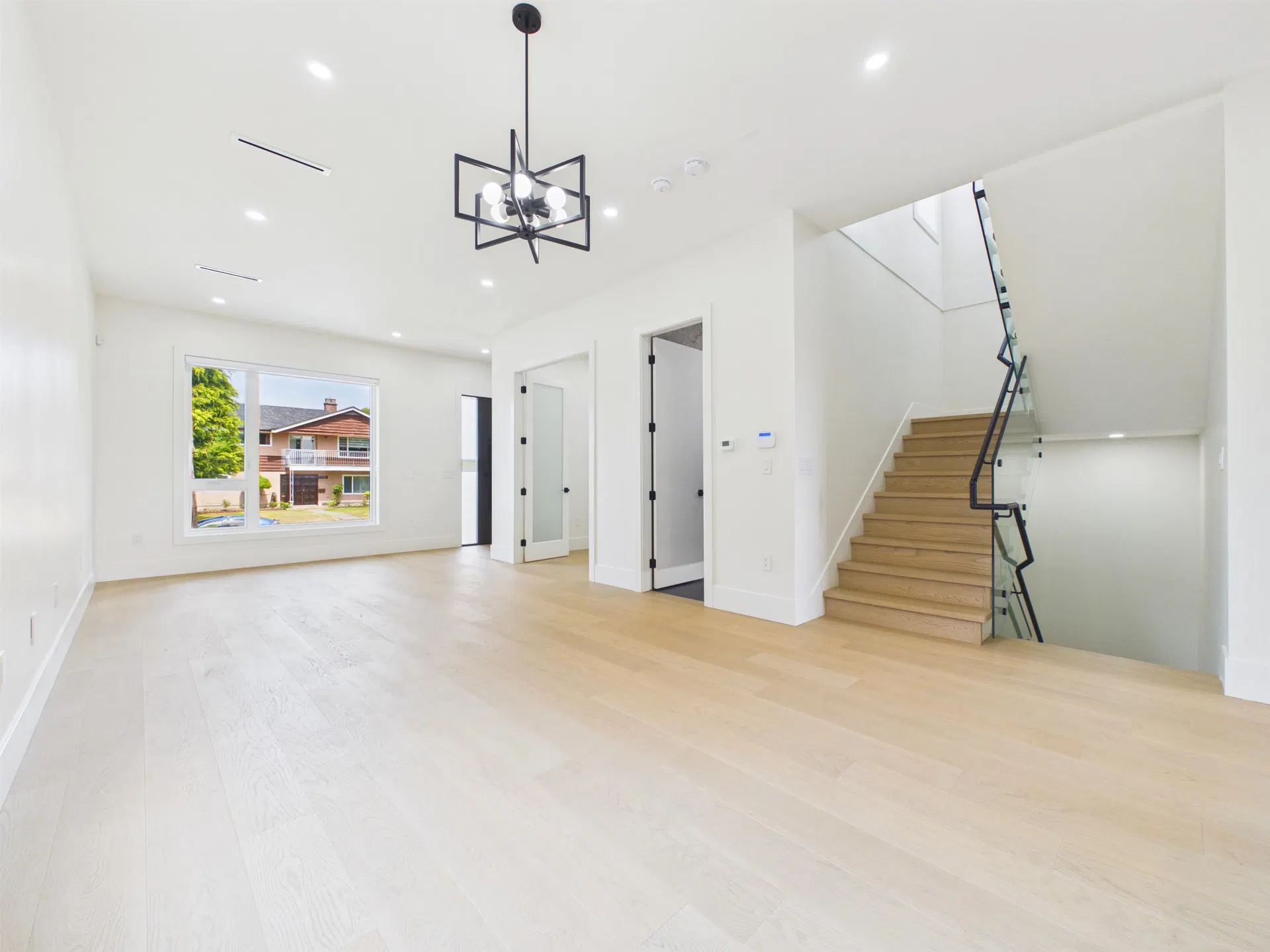 Photo 5 of 40 at #1 – 6512 Grant Street