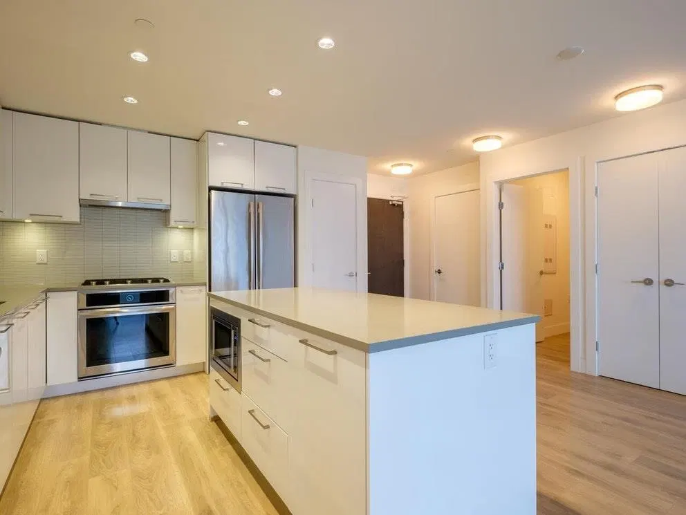 Photo 4 of 20 at #607 – 3488 Sawmill Crescent