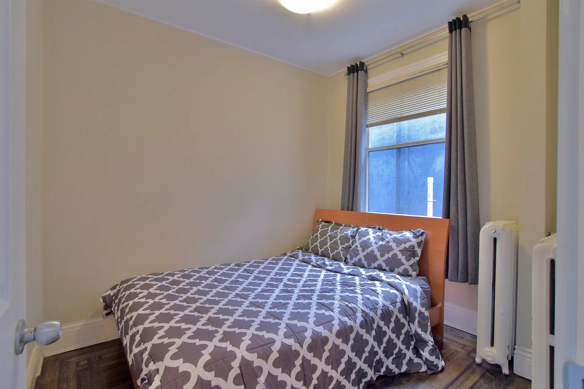 Photo 3 of 20 at #5 – 935 Jervis Street