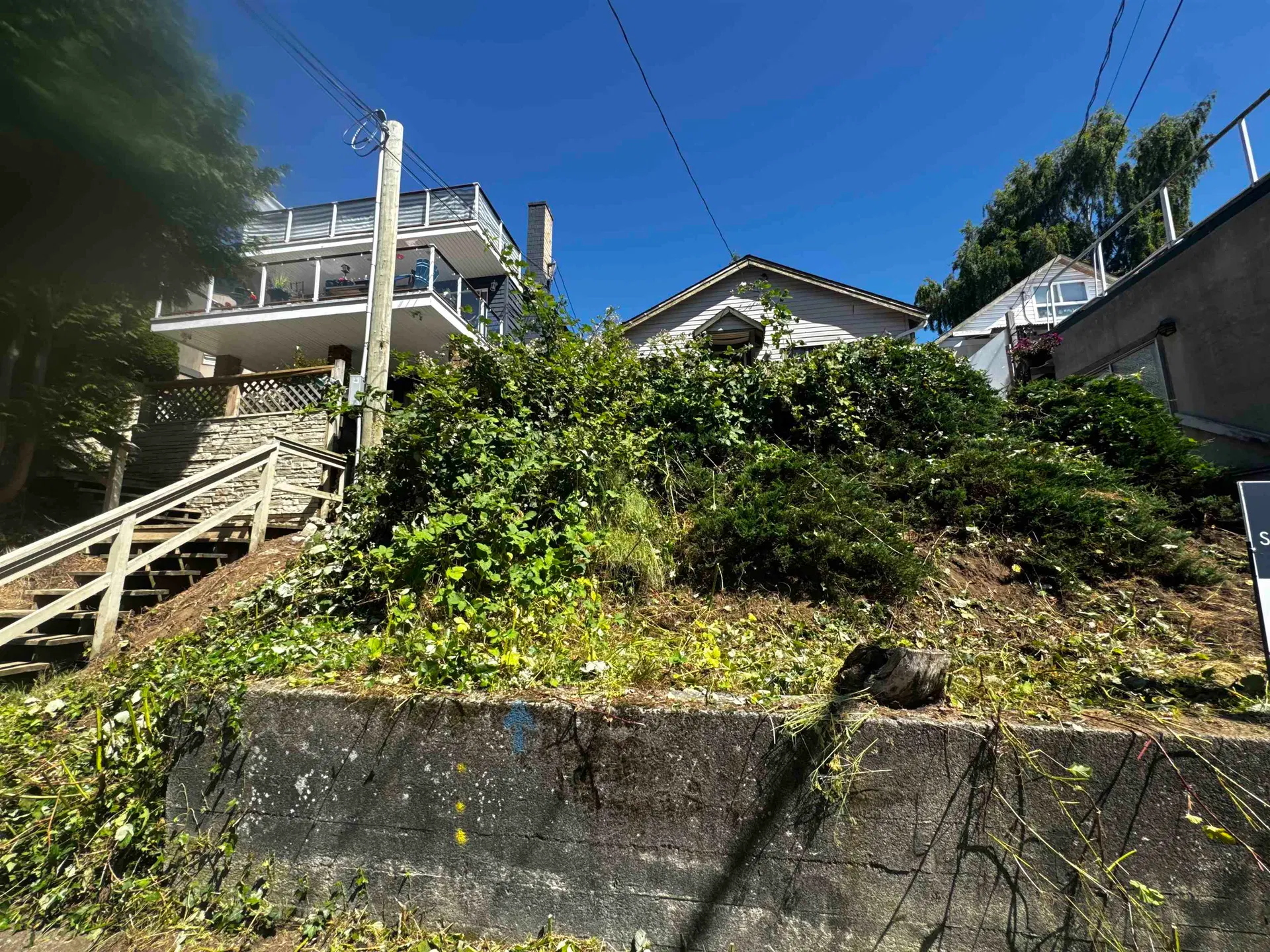 Photo 3 of 8 at 15671 Marine Drive