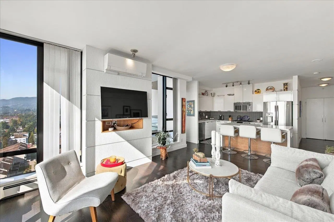 Photo 5 of 37 at #1803 – 151 W 2nd Street