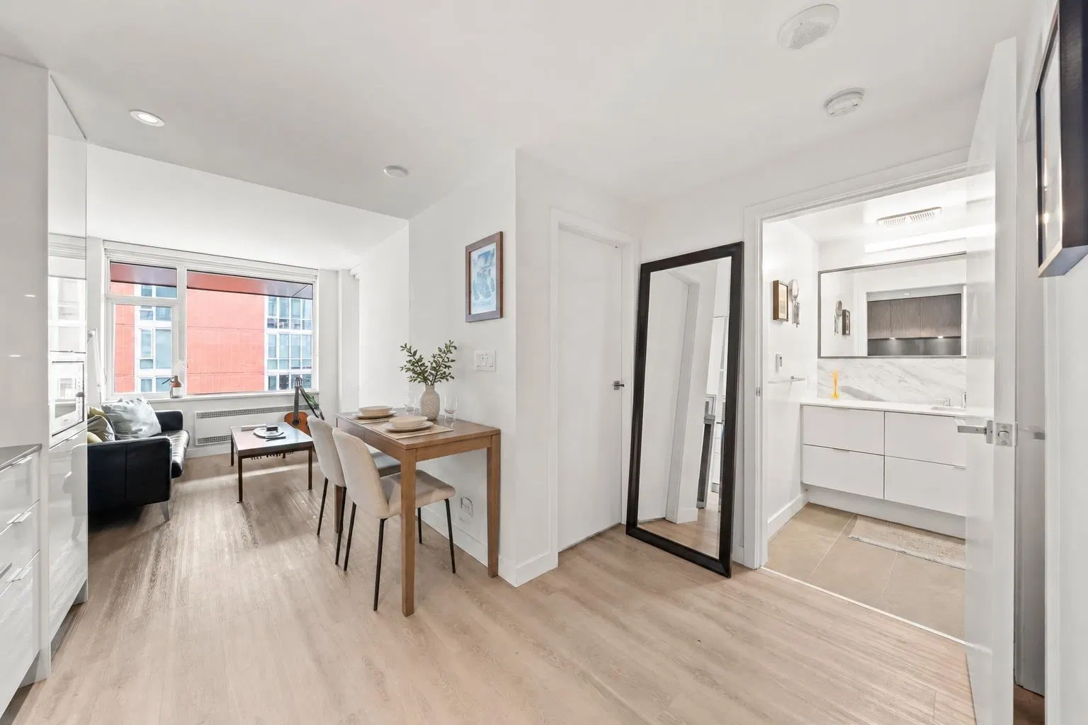 Photo 3 of 30 at #710 – 209 E 7th Avenue