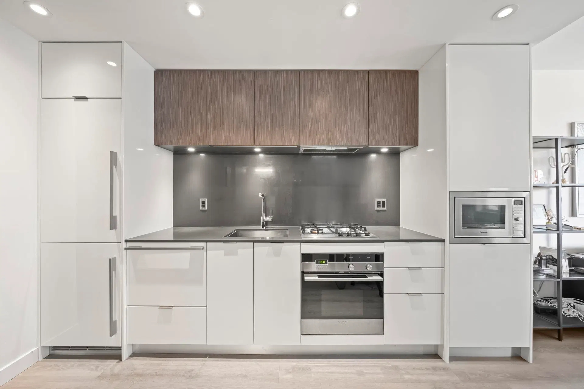 Photo 5 of 30 at #710 – 209 E 7th Avenue