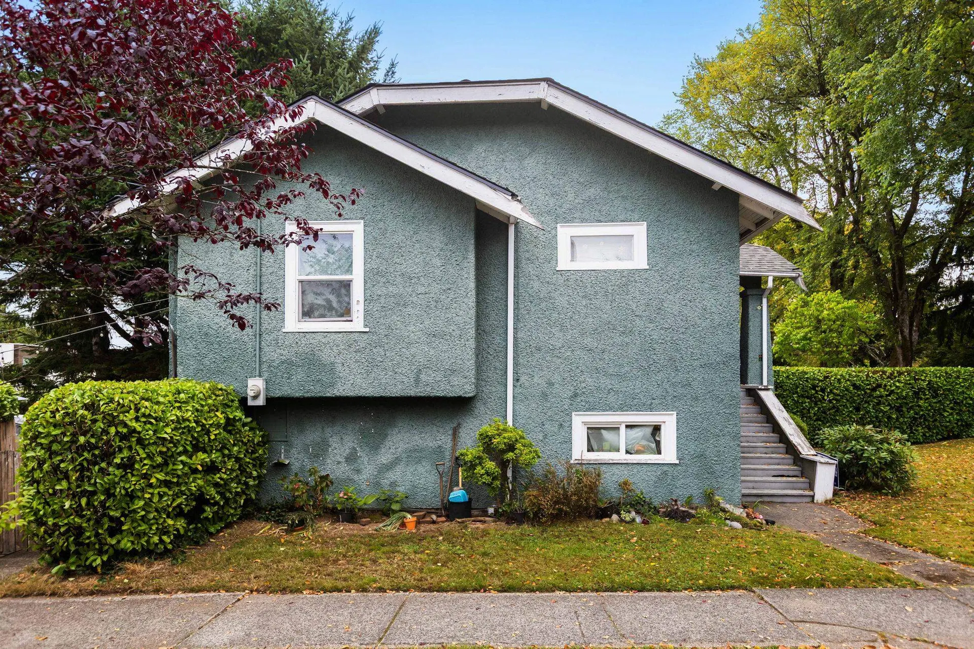 Photo 2 of 12 at 3895 W 20th Avenue