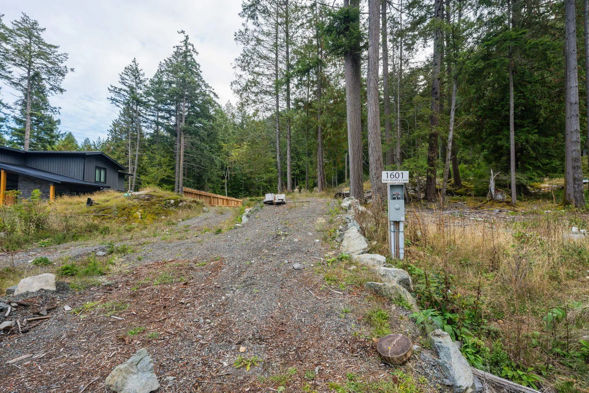 Photo 5 of 27 at 1601 Joan Audrey Lane
