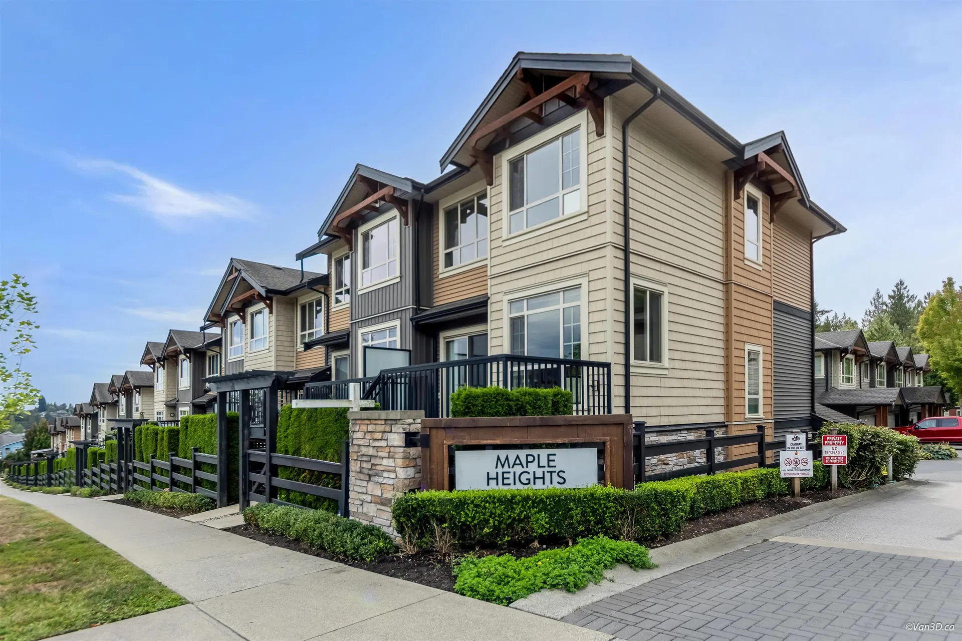 Photo 4 of 31 at #1 – 11305 240 Street