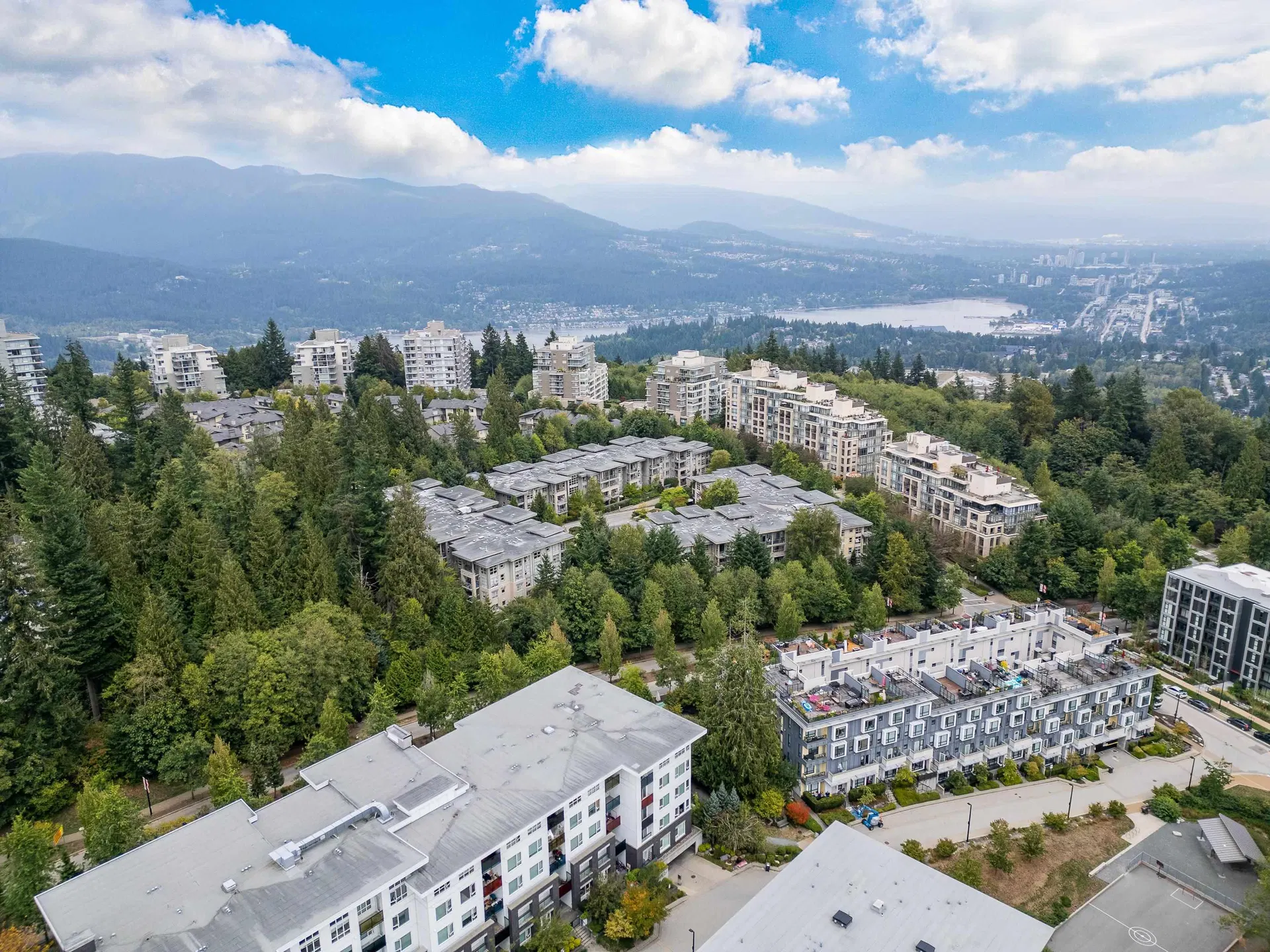 Photo 2 of 27 at #408 – 9319 University Crescent