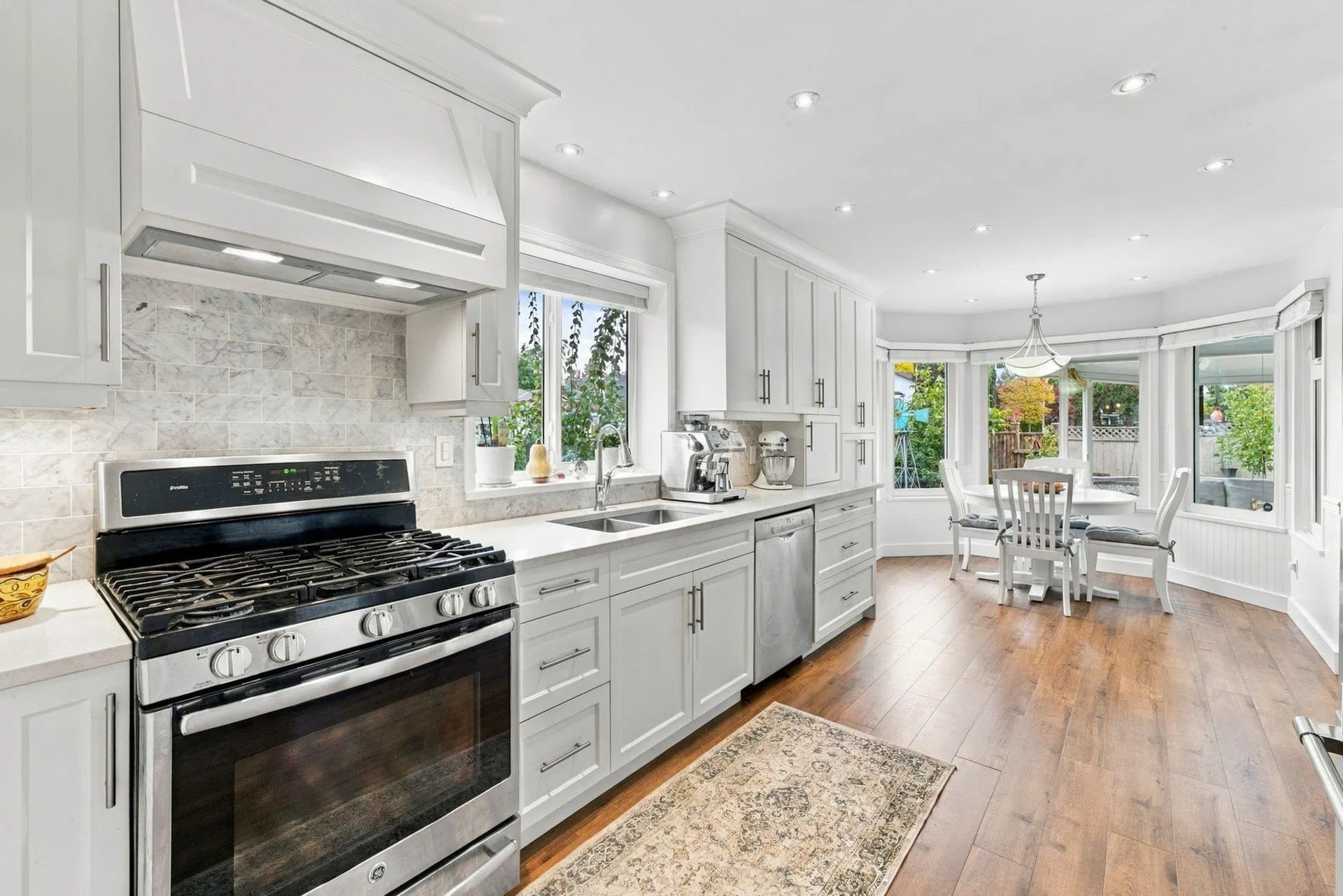 Photo 4 of 40 at 18707 60a Avenue
