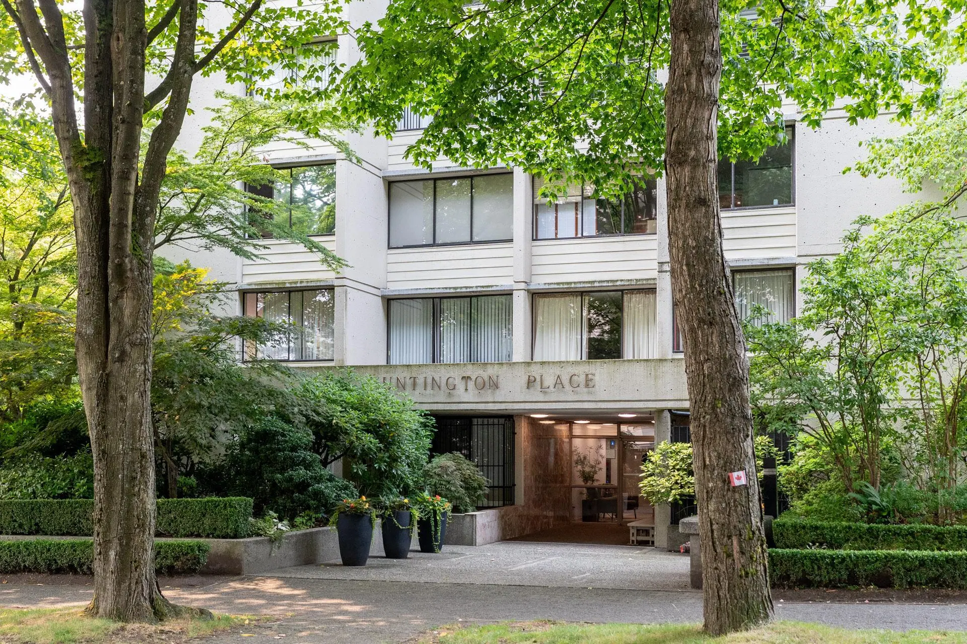 #405 – 1816 Haro Street