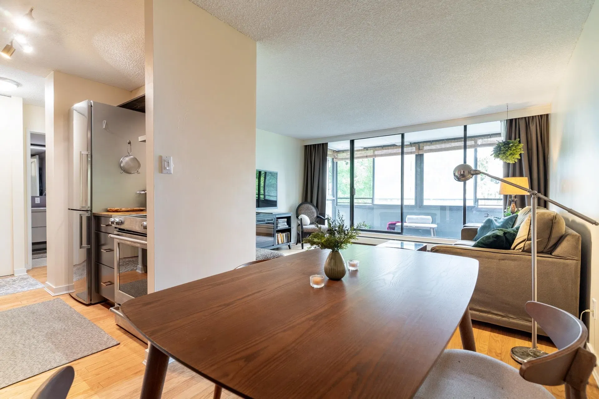 Photo 2 of 31 at #405 – 1816 Haro Street