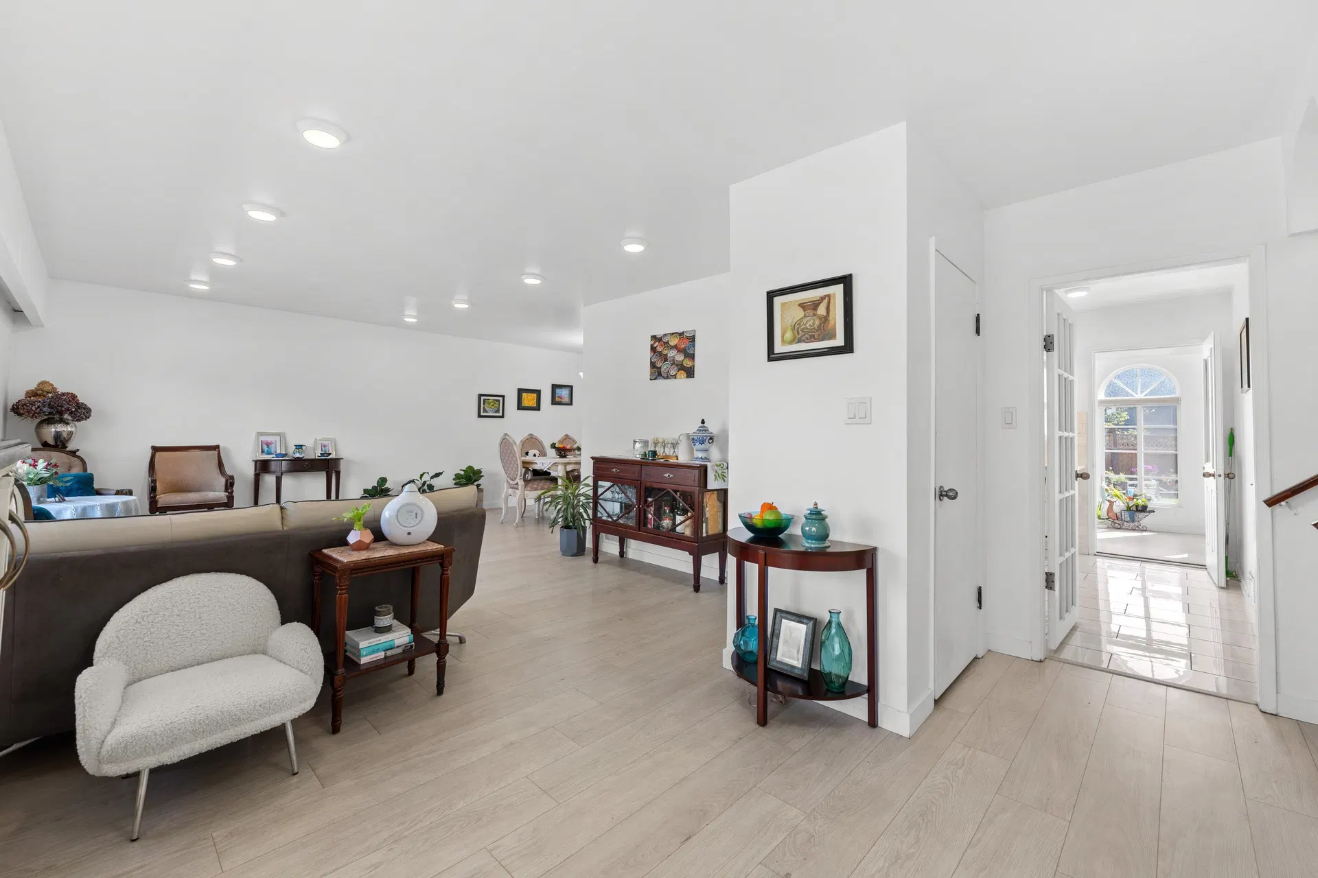 Photo 4 of 18 at 4194 Cherrywood Crescent