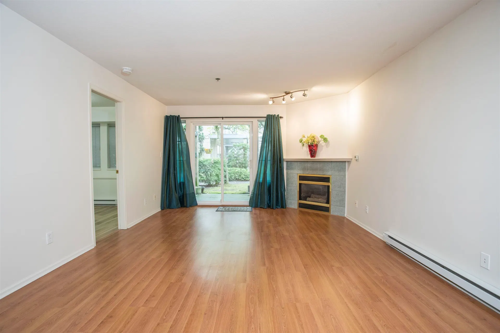 Photo 4 of 30 at #22 – 12449 191 Street