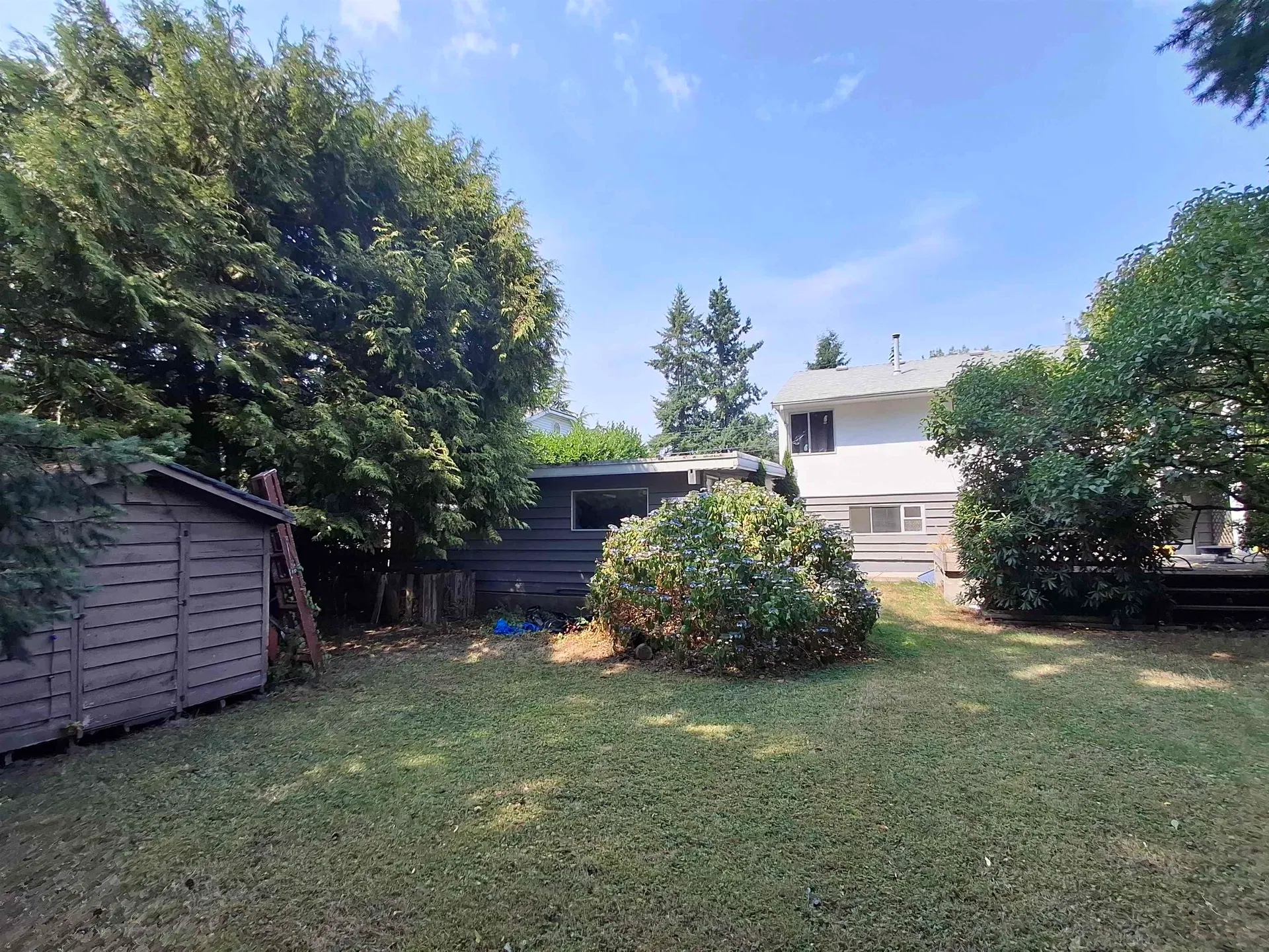 Photo 3 of 21 at 11352 82a Avenue