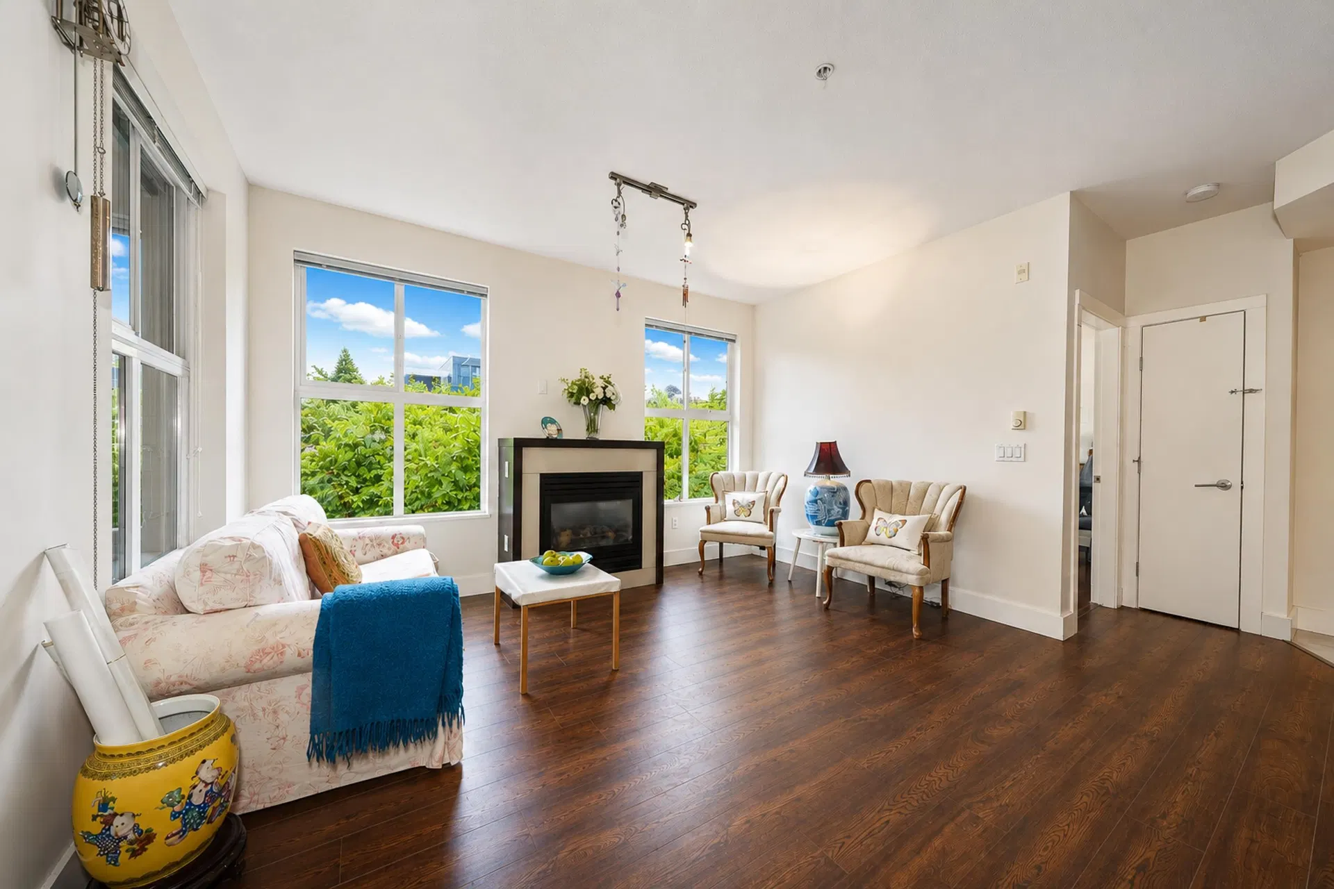 Photo 3 of 26 at #220 – 5928 Birney Avenue