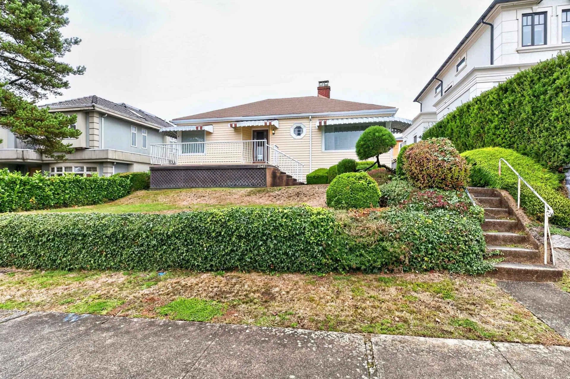 Photo 2 of 40 at 2345 W 18th Avenue