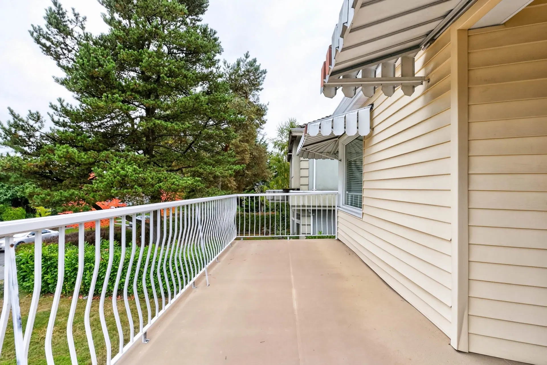 Photo 4 of 40 at 2345 W 18th Avenue