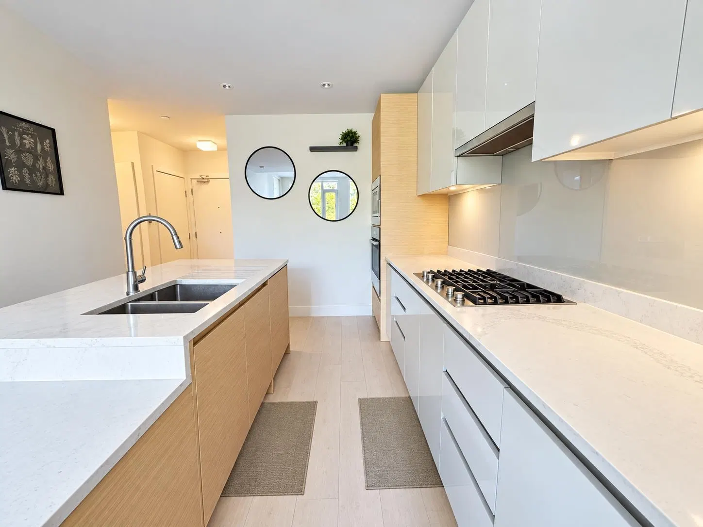 Photo 2 of 18 at #509 – 3538 Sawmill Crescent