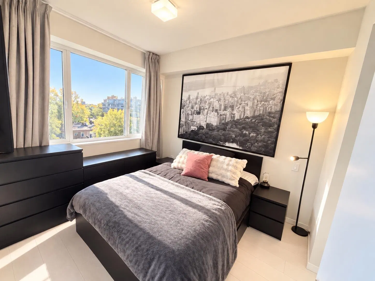 Photo 3 of 18 at #509 – 3538 Sawmill Crescent