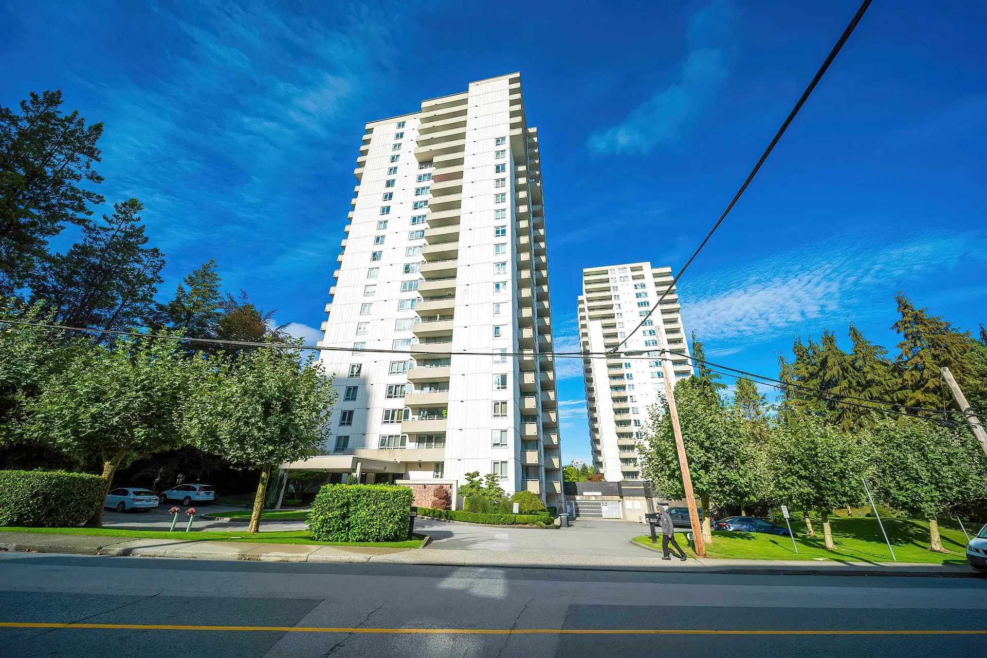 #1702 – 5645 Barker Avenue