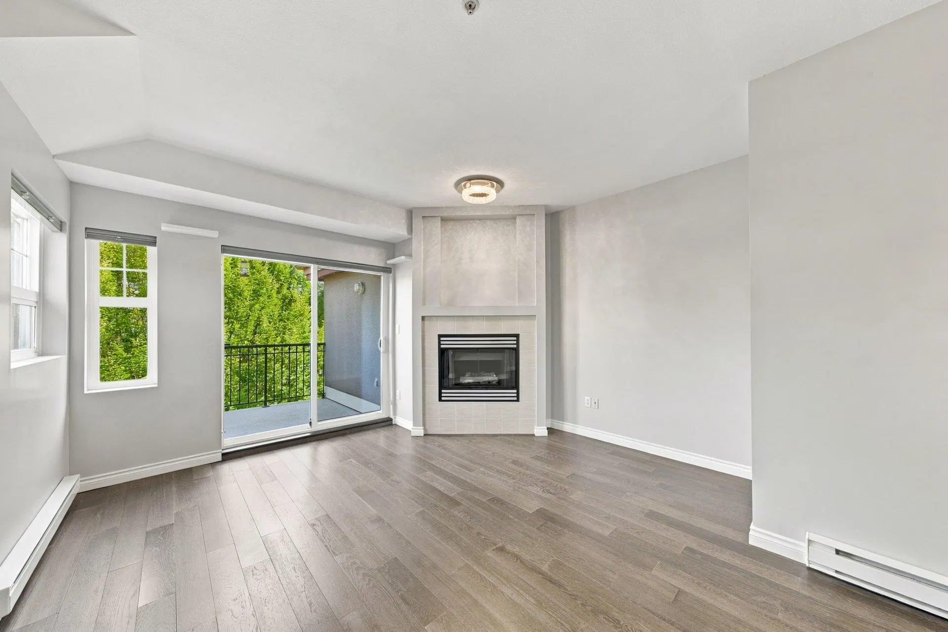 Photo 5 of 36 at #401 – 580 Twelfth Street