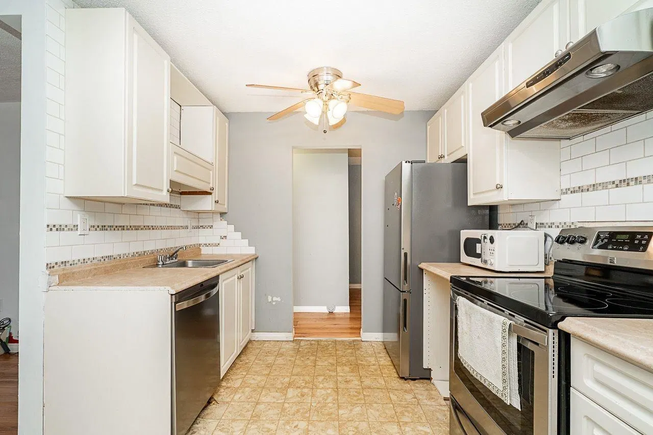 Photo 4 of 27 at #135B – 8635 120 Street