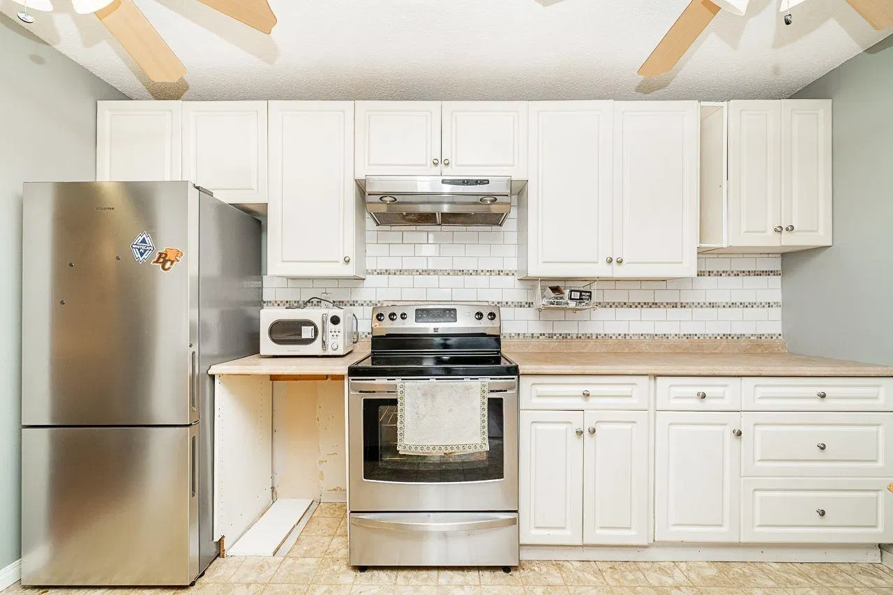 Photo 5 of 27 at #135B – 8635 120 Street