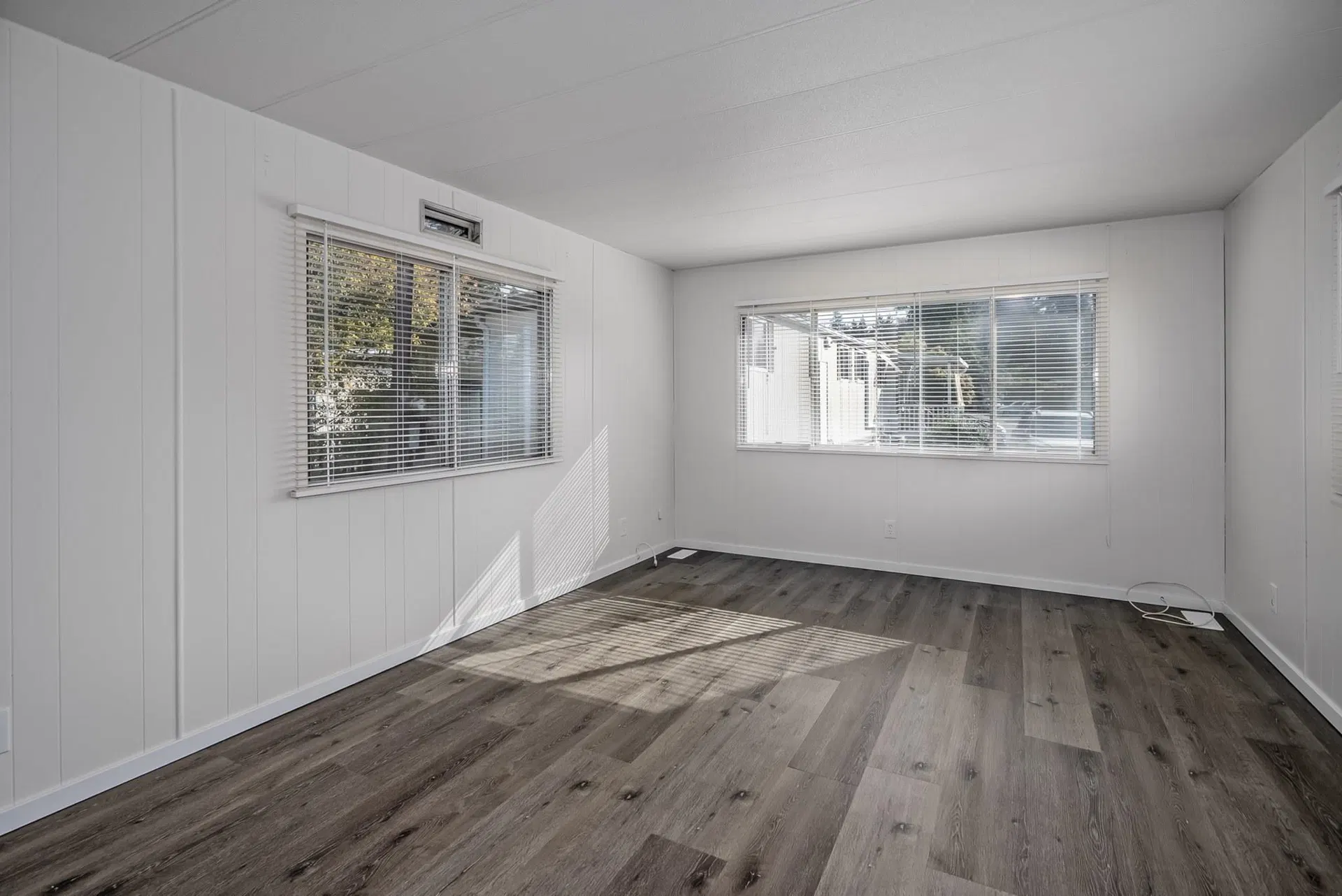 Photo 2 of 35 at #5 – 3031 200 Street