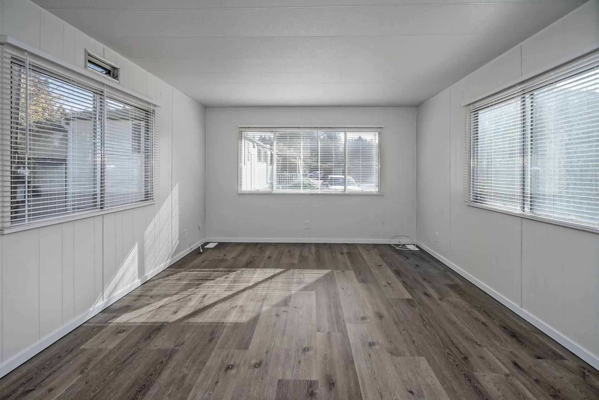 Photo 4 of 35 at #5 – 3031 200 Street