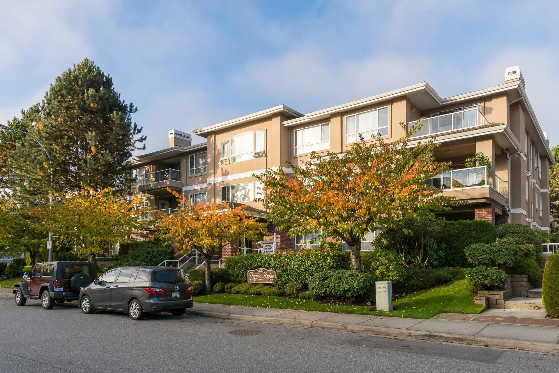Photo 1 of 31 at #202 – 1131 55 Street
