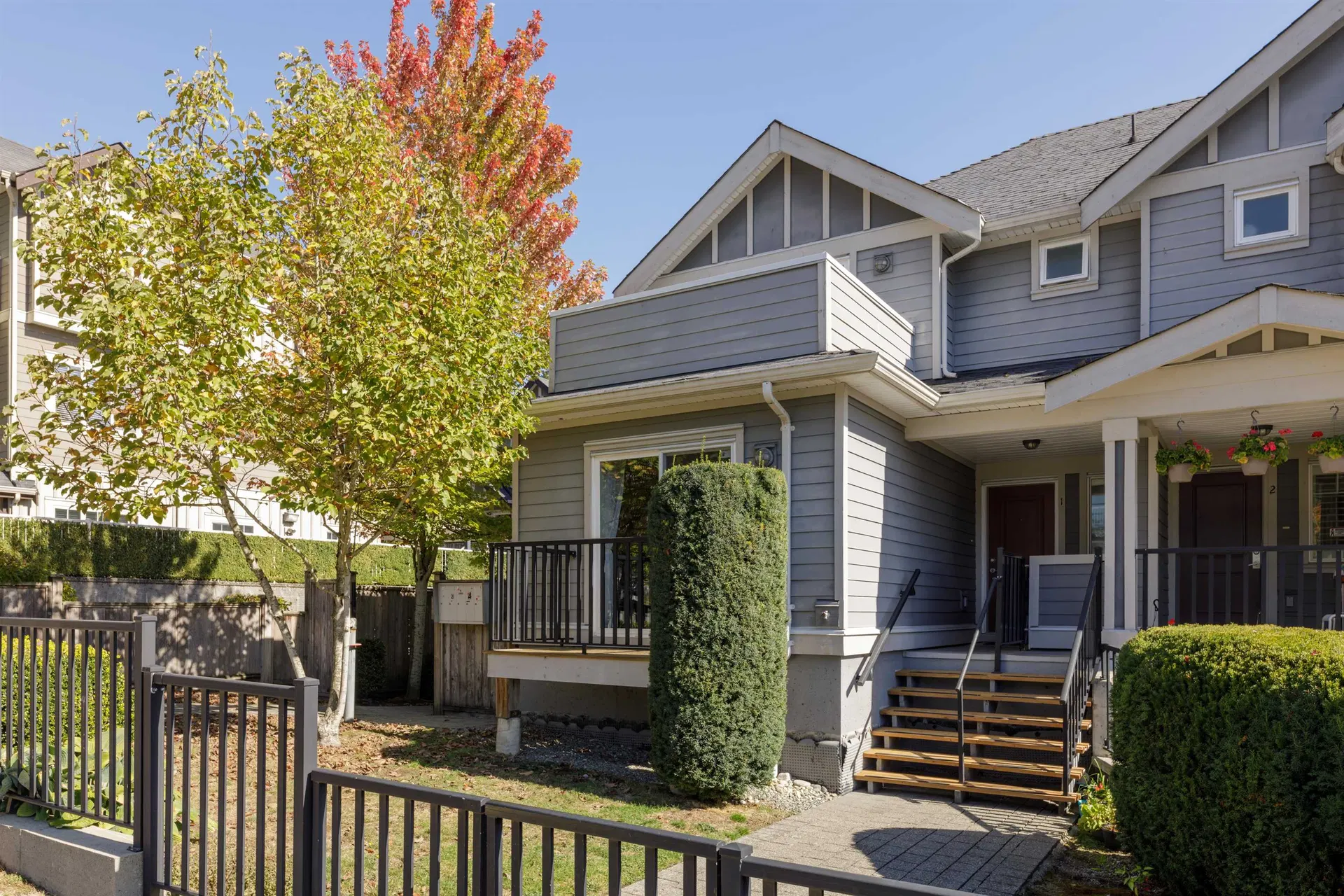 Photo 2 of 29 at #1 – 388 Ellesmere Avenue