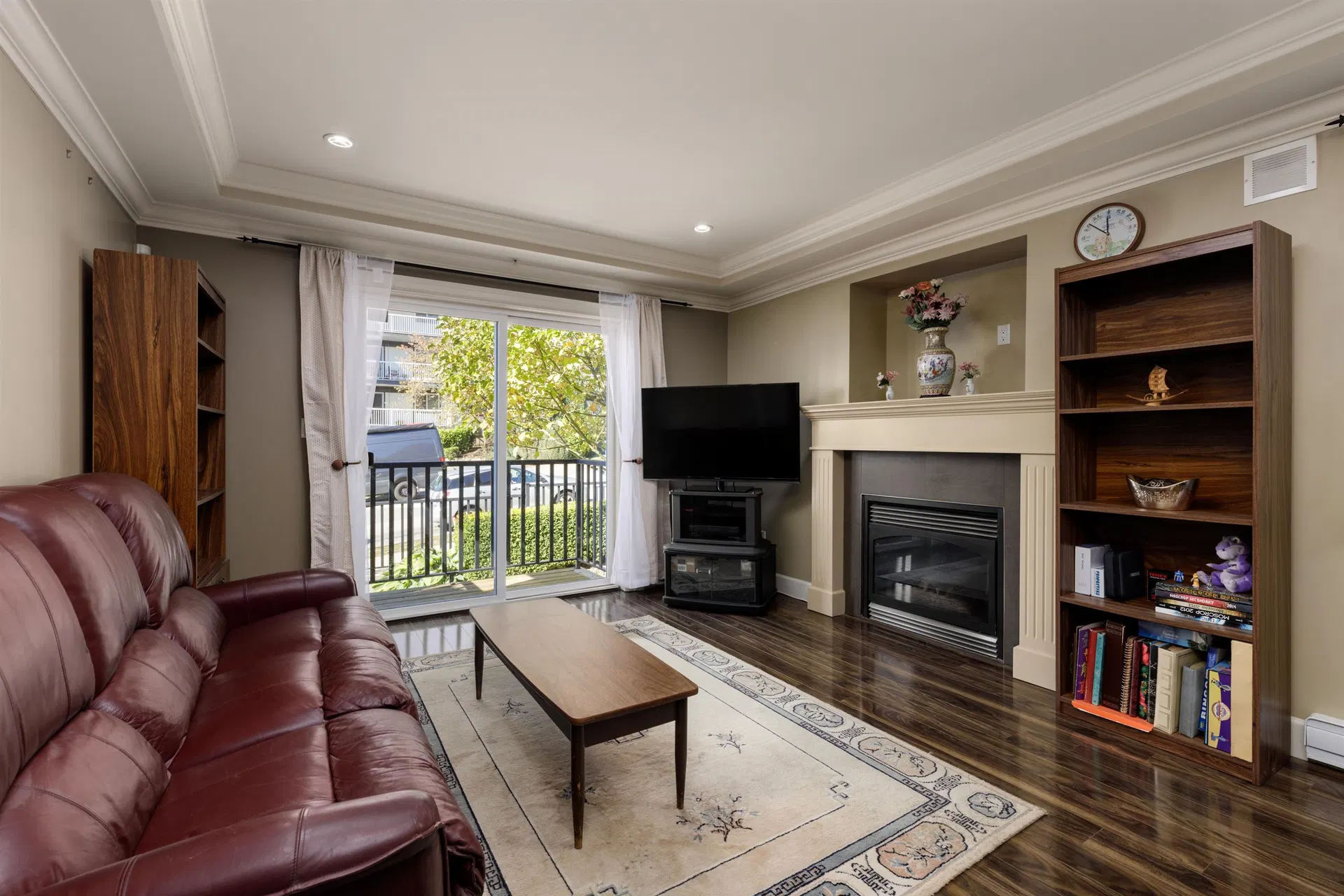 Photo 4 of 29 at #1 – 388 Ellesmere Avenue
