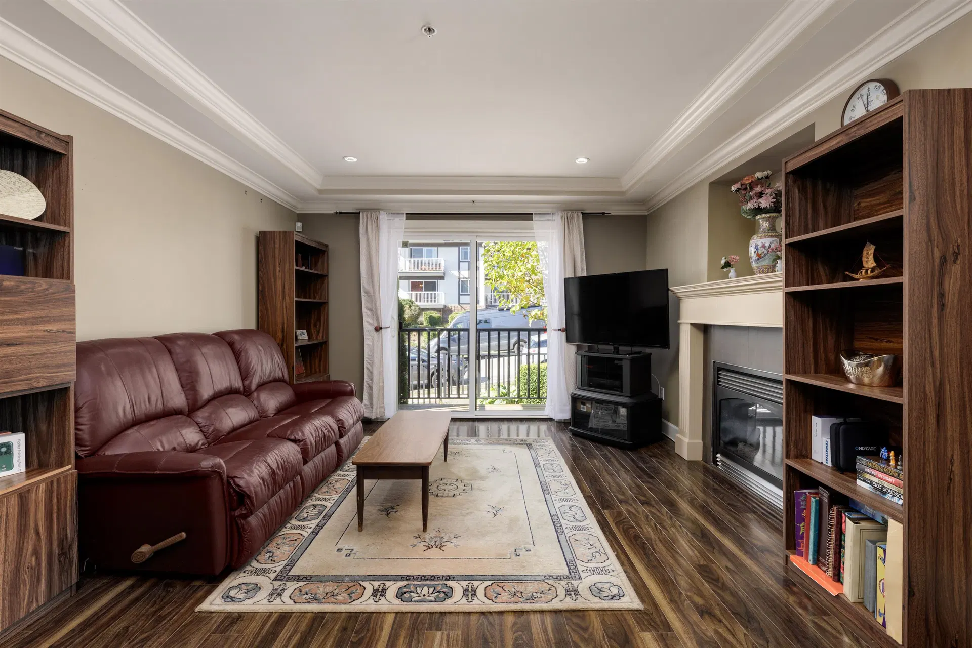 Photo 5 of 29 at #1 – 388 Ellesmere Avenue