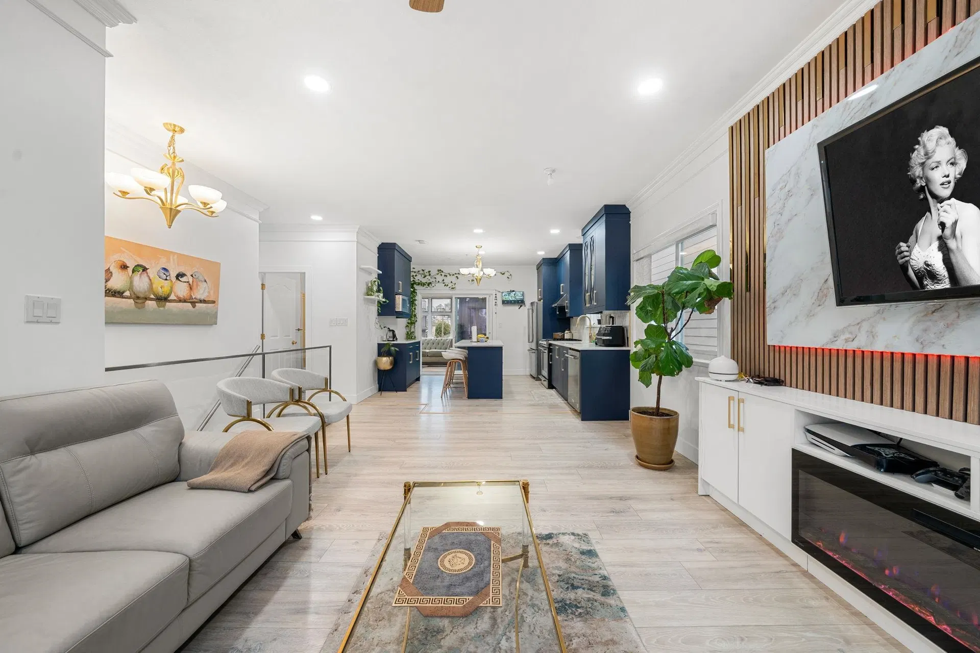 Photo 4 of 40 at 5174 Aberdeen Street