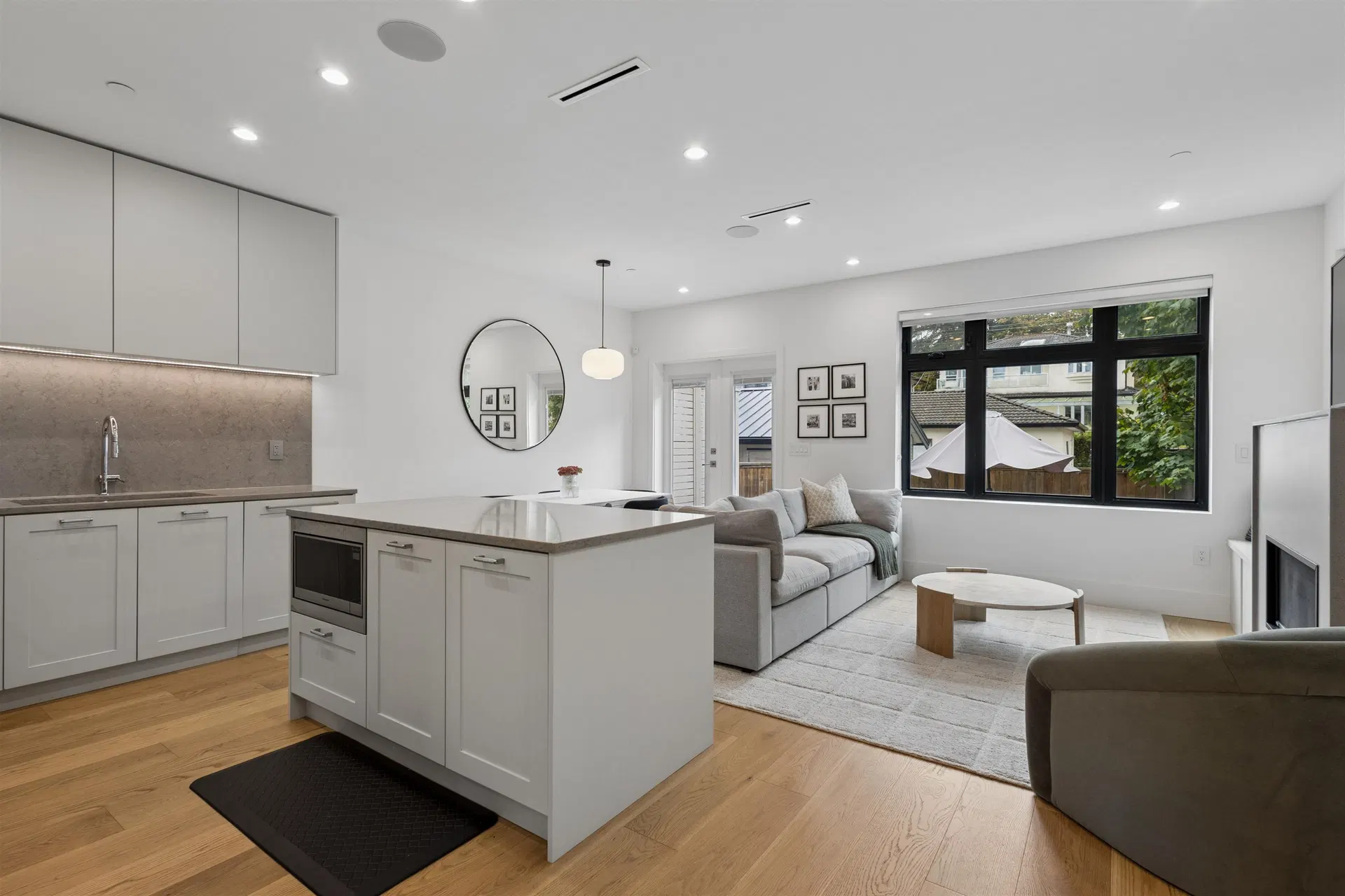Photo 1 of 40 at 1014 E 16th Avenue
