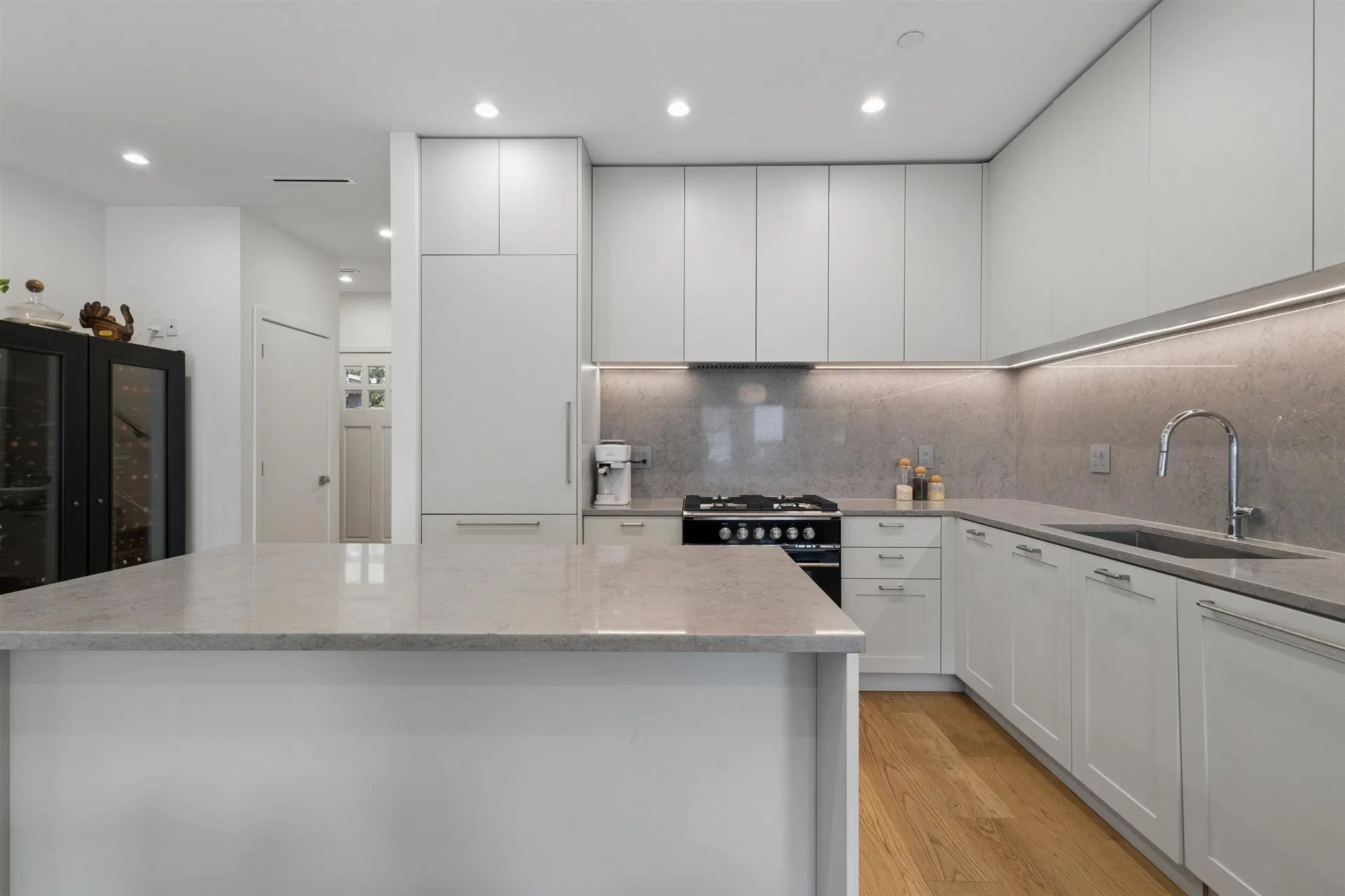 Photo 5 of 40 at 1014 E 16th Avenue