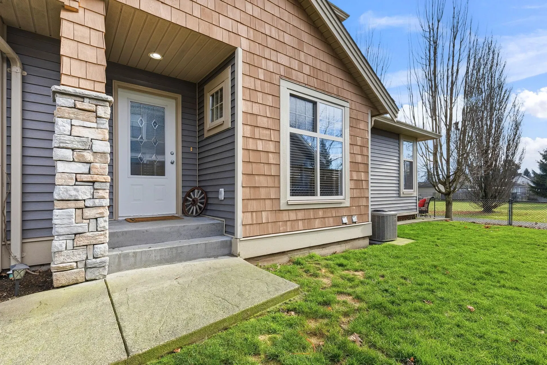 Photo 3 of 40 at #4 – 46150 Riverside Drive