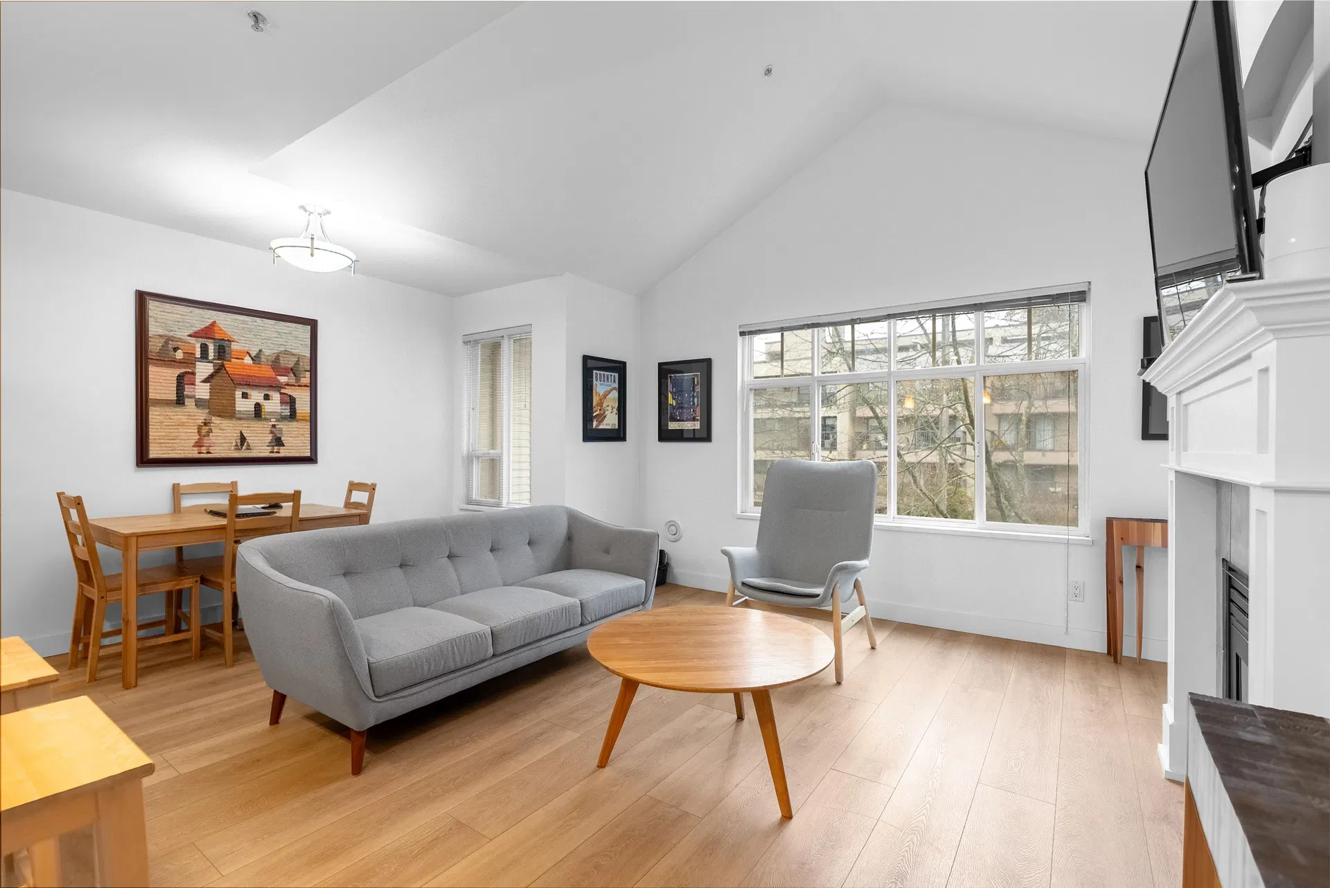 Photo 2 of 20 at #302 – 333 E 1st Street