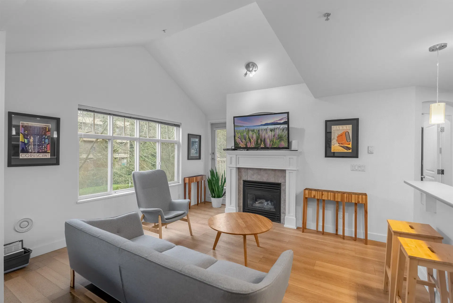 Photo 4 of 20 at #302 – 333 E 1st Street