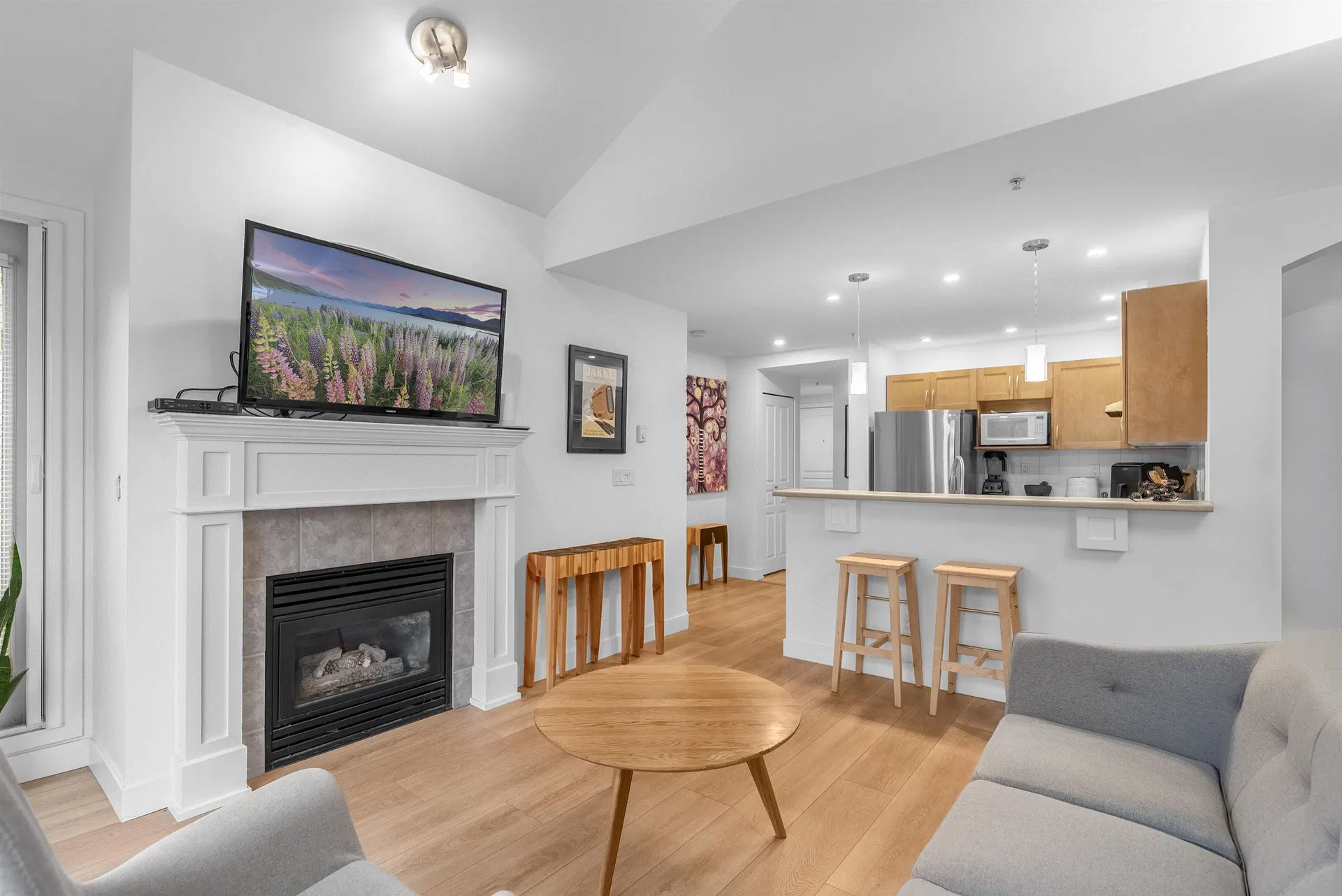 Photo 5 of 20 at #302 – 333 E 1st Street