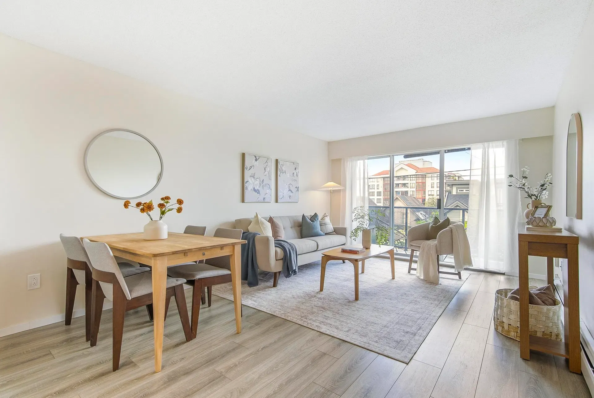 Photo 1 of 33 at #108 – 230 Mowat Street