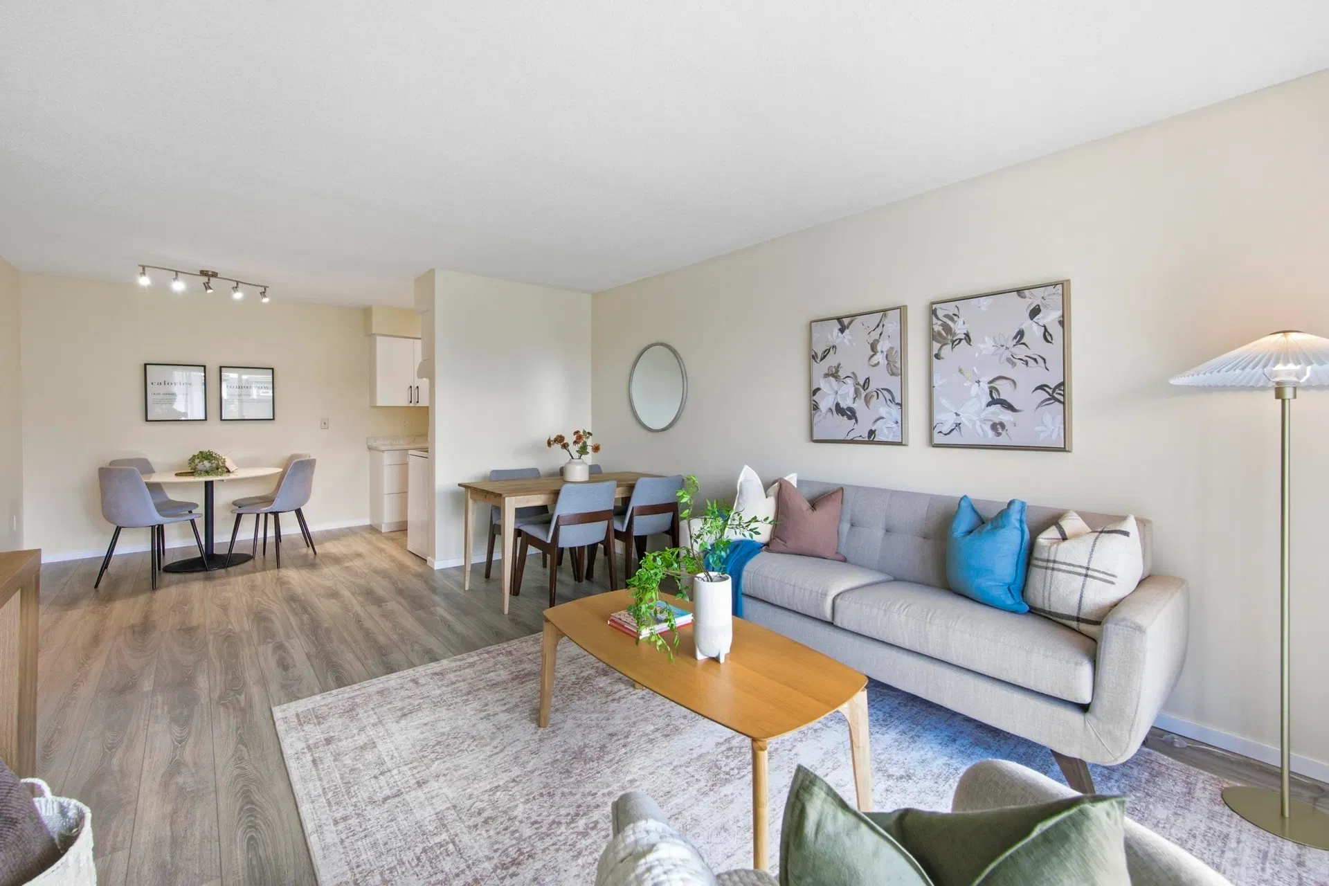 Photo 2 of 33 at #108 – 230 Mowat Street