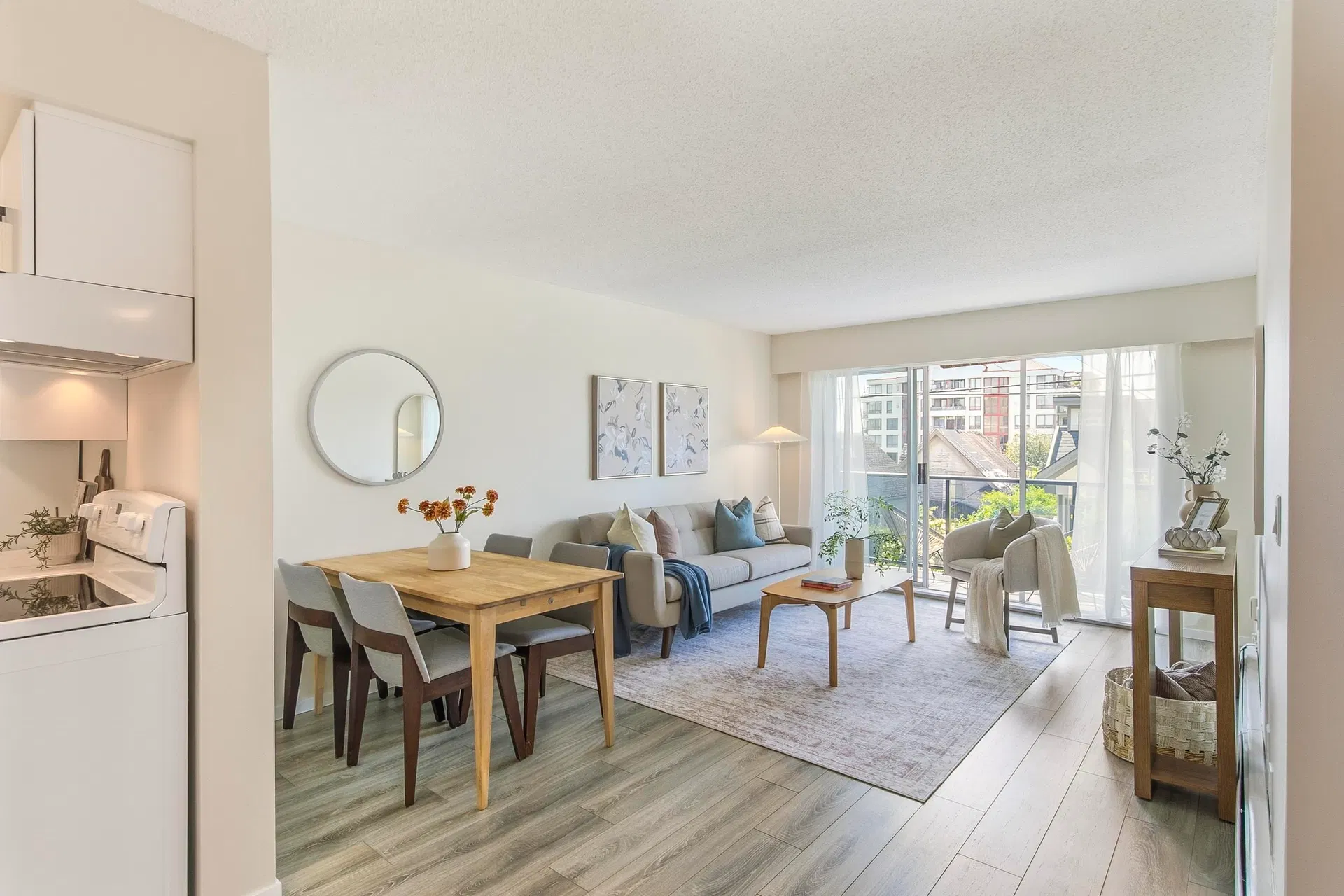 Photo 3 of 33 at #108 – 230 Mowat Street