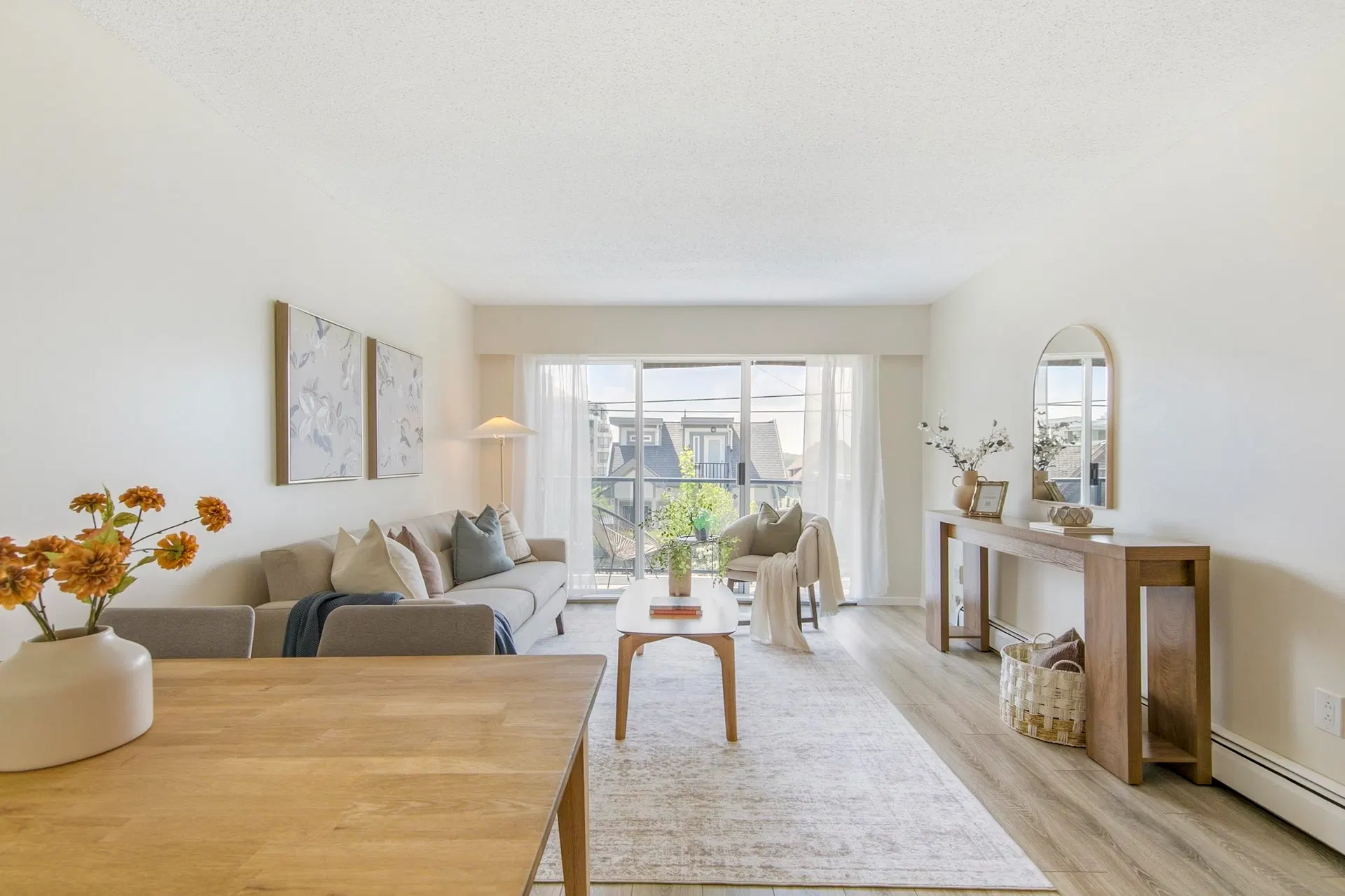 Photo 4 of 33 at #108 – 230 Mowat Street