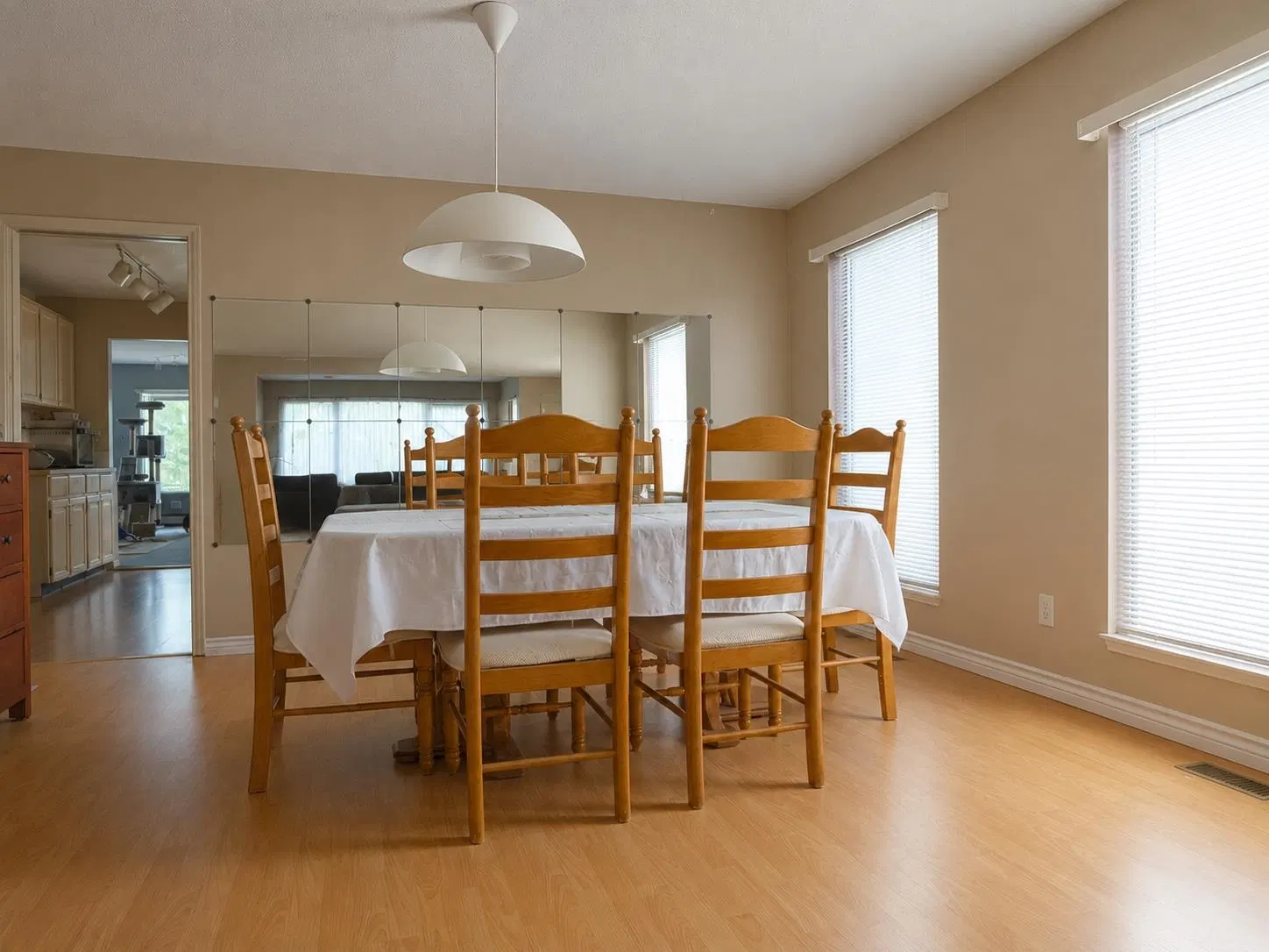 Photo 4 of 5 at 7700 Schaefer Avenue
