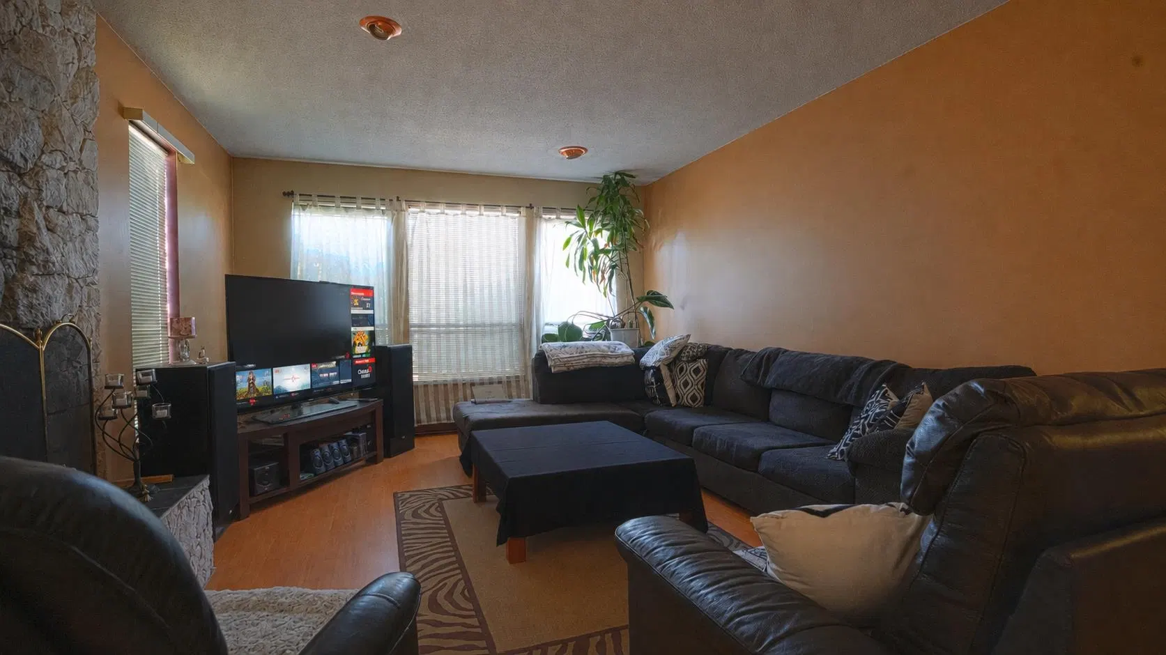 Photo 5 of 5 at 7700 Schaefer Avenue