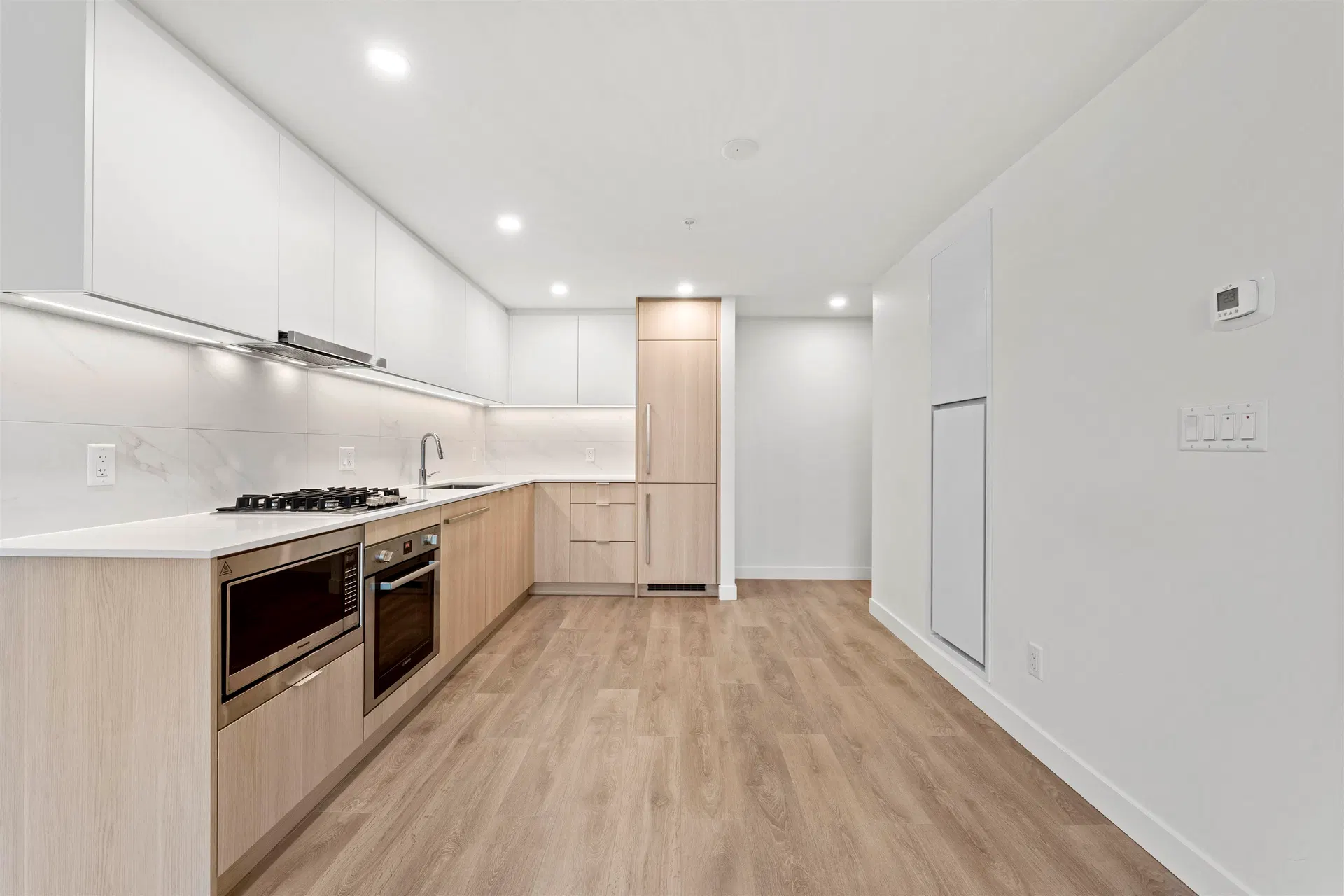 Photo 2 of 23 at #910 – 308 Alderson Avenue