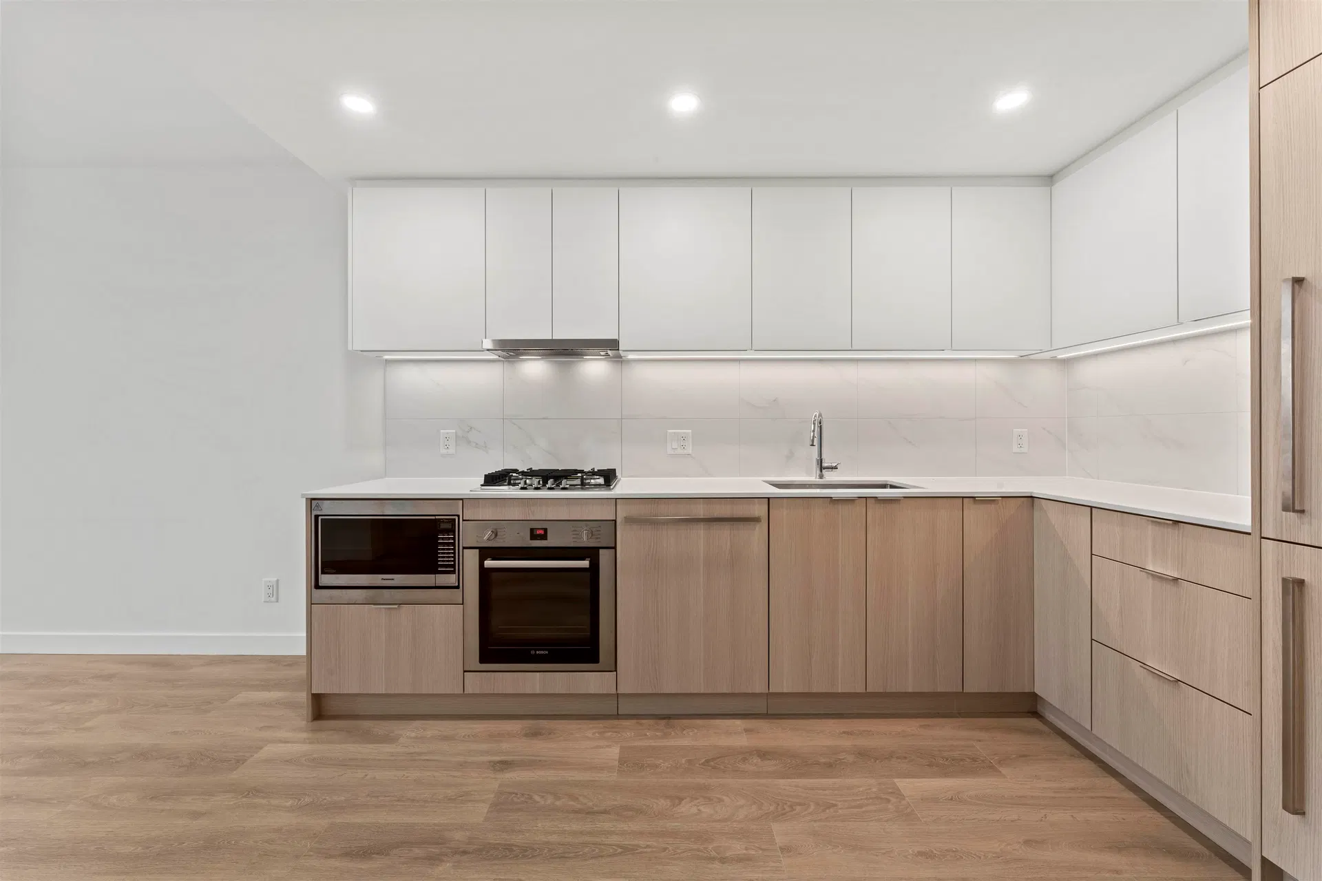 Photo 4 of 23 at #910 – 308 Alderson Avenue