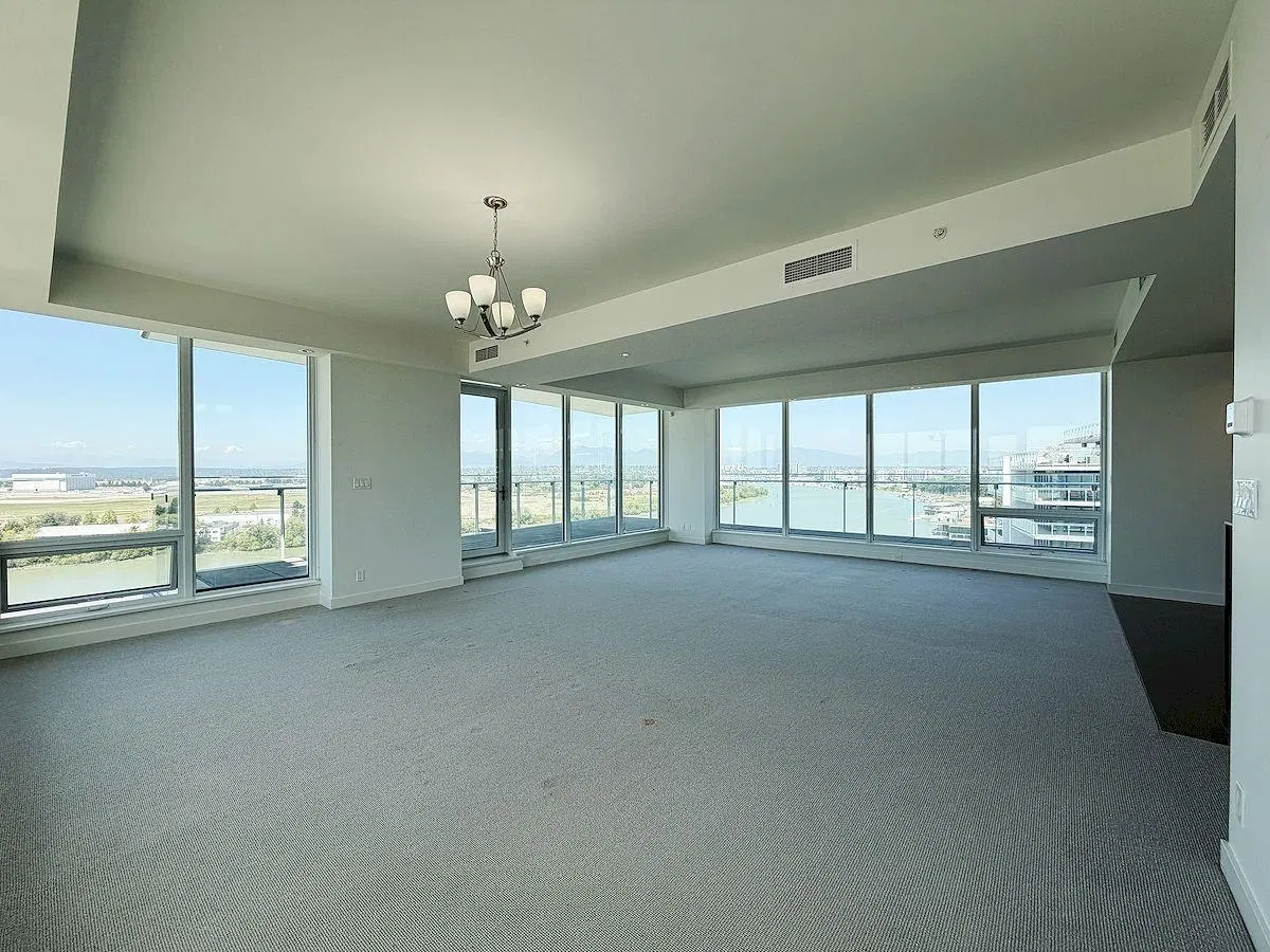 Photo 3 of 4 at Sub-penthouse – 6633 Pearson Way