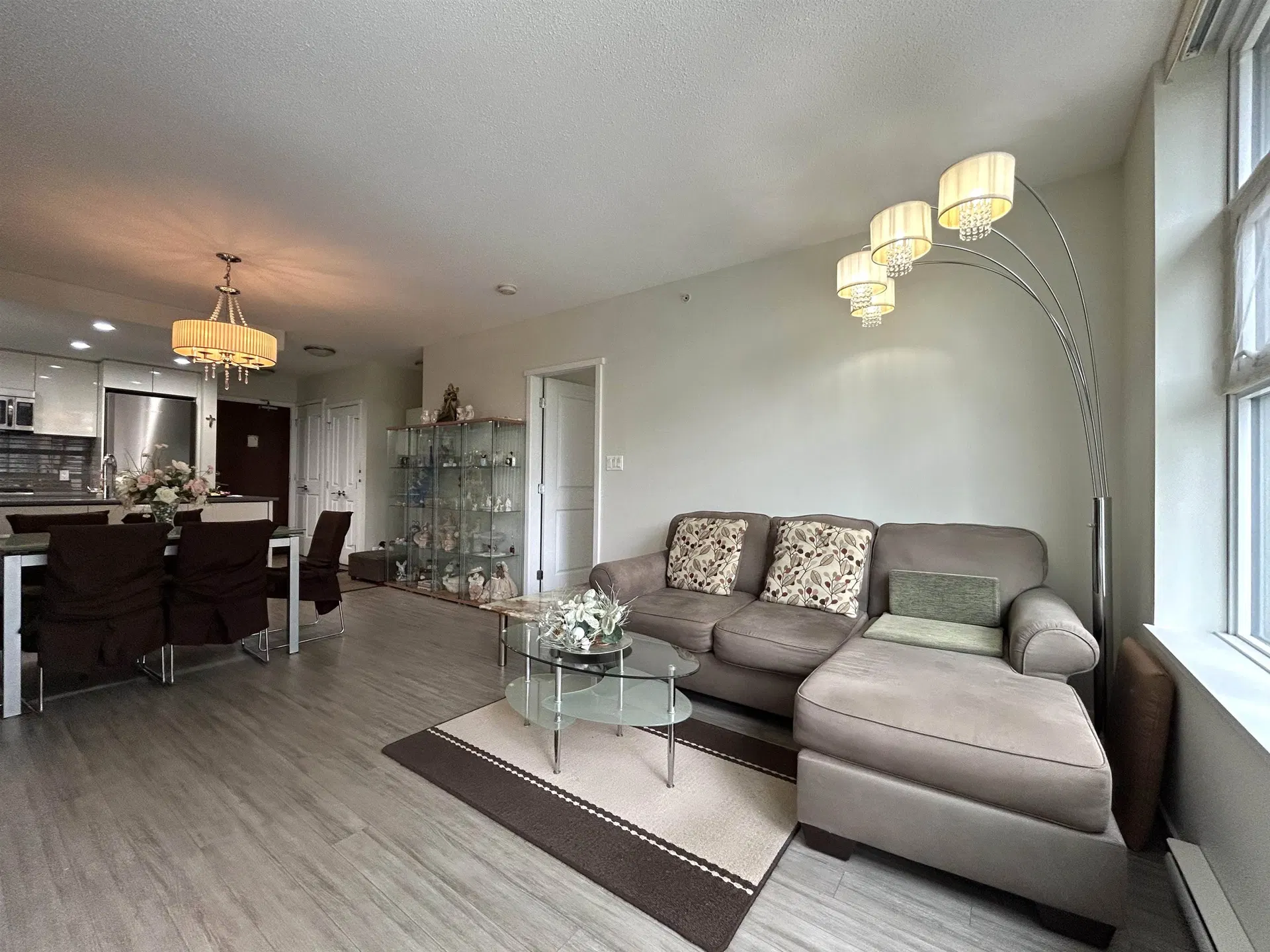 Photo 5 of 29 at #307 – 3102 Windsor Gate