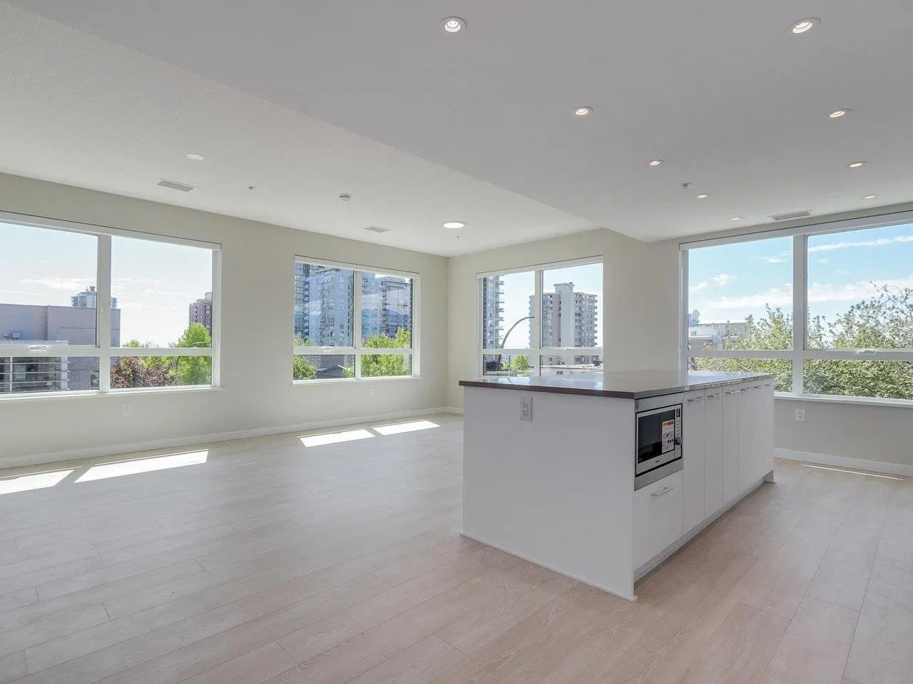 Photo 2 of 15 at #304 – 110 E 17th Street